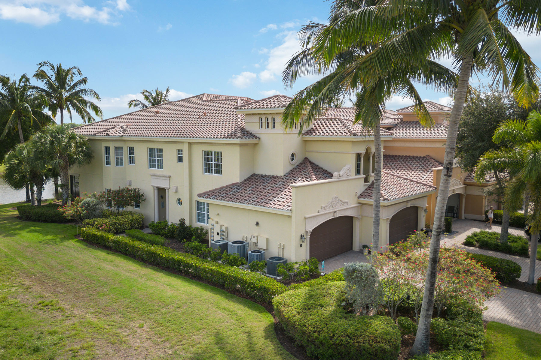 2595 Aviamar Circle , 101