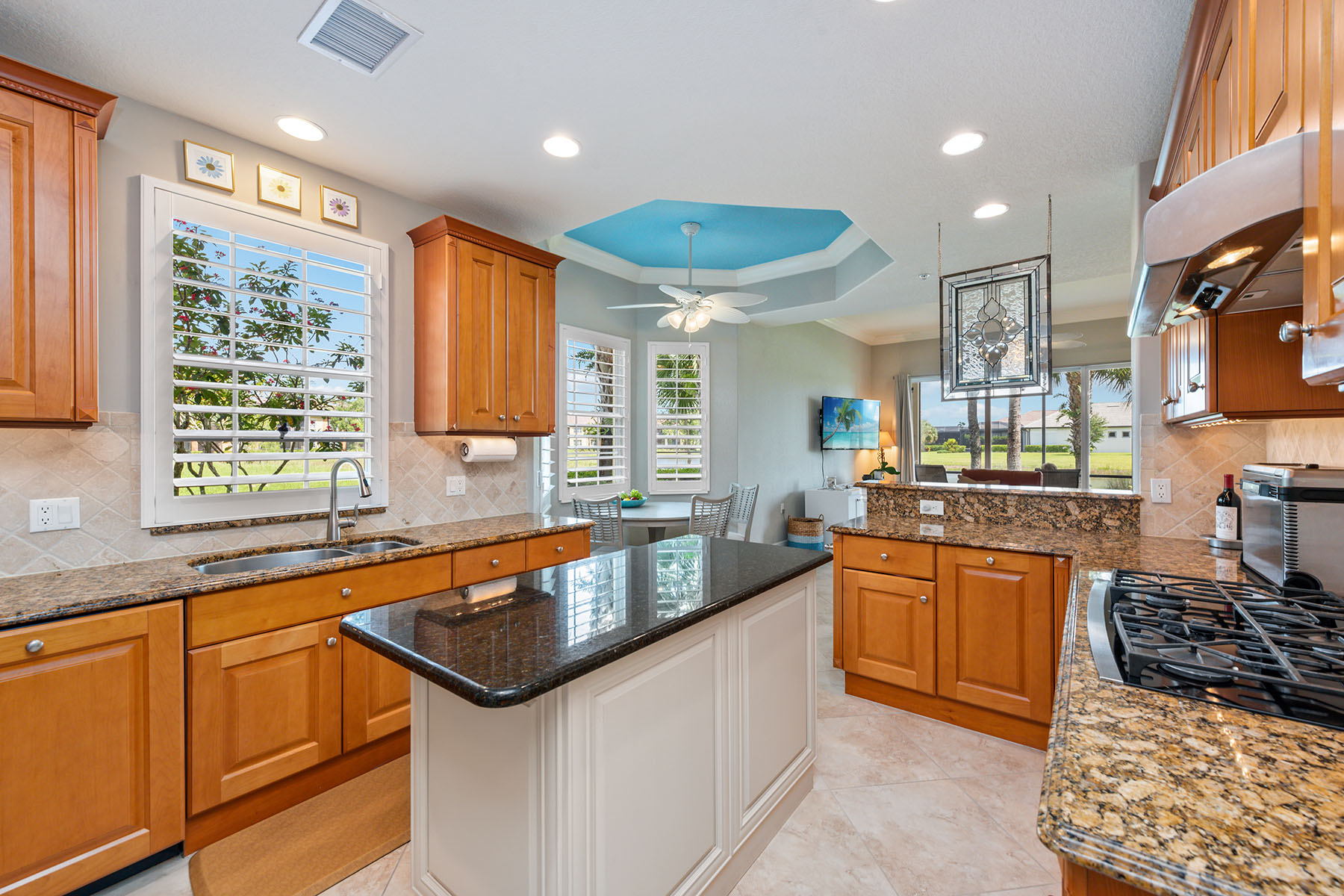 2595 Aviamar Circle , 101