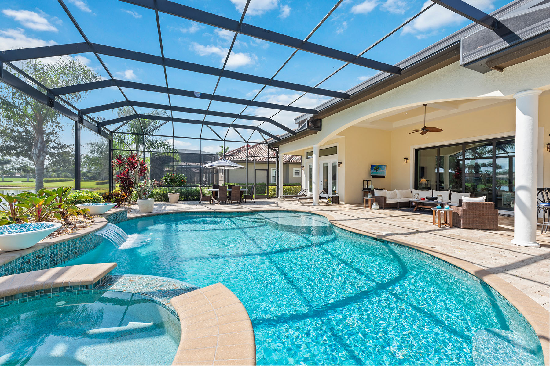 6589 Costa Circle