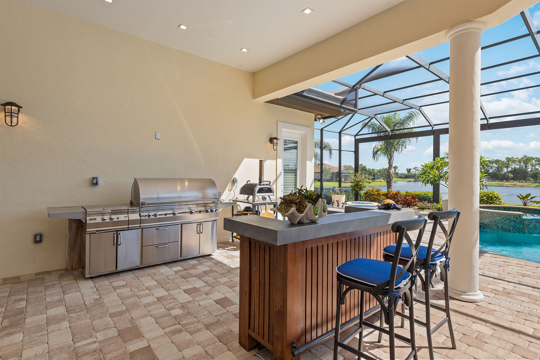 6589 Costa Circle
