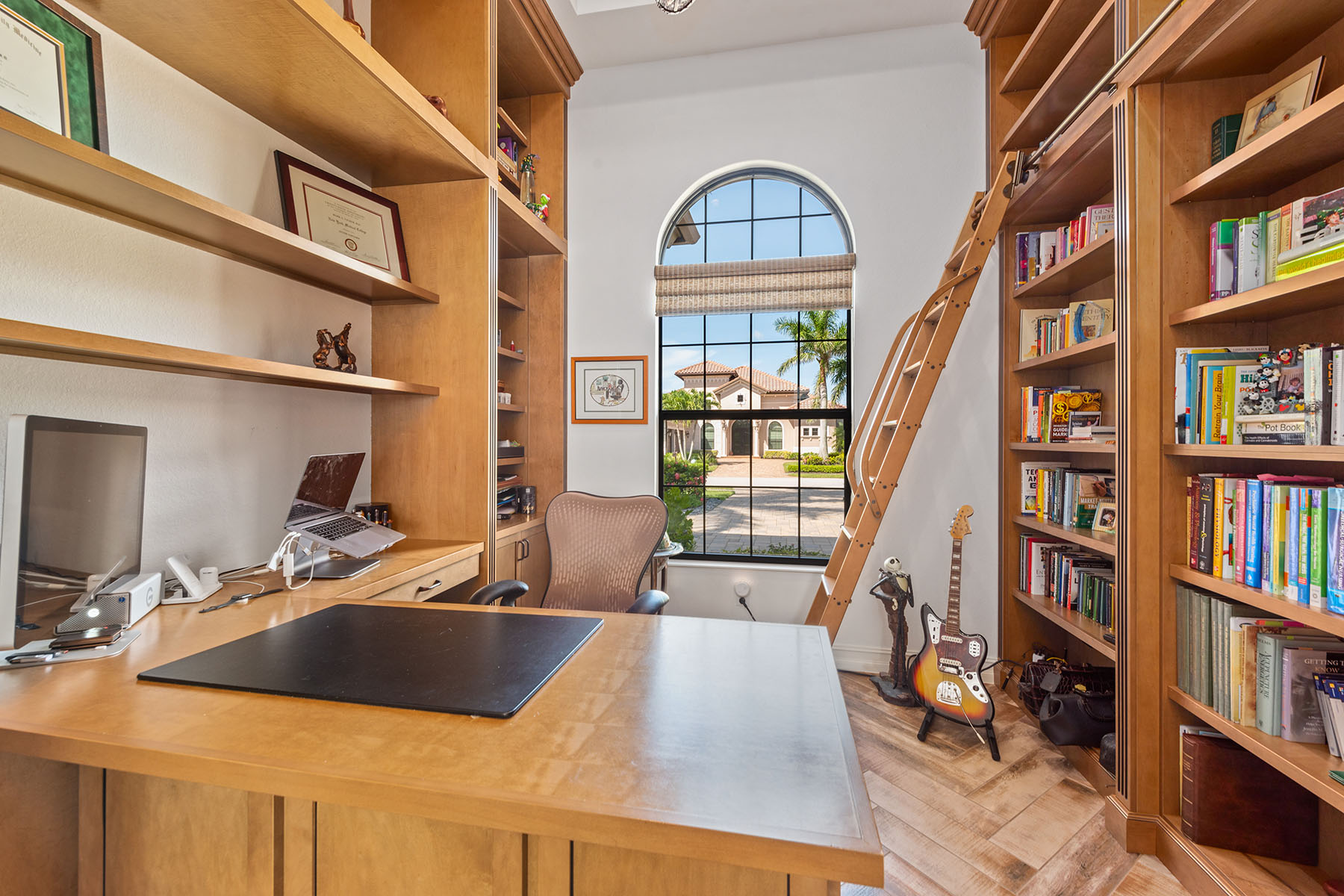 6589 Costa Circle