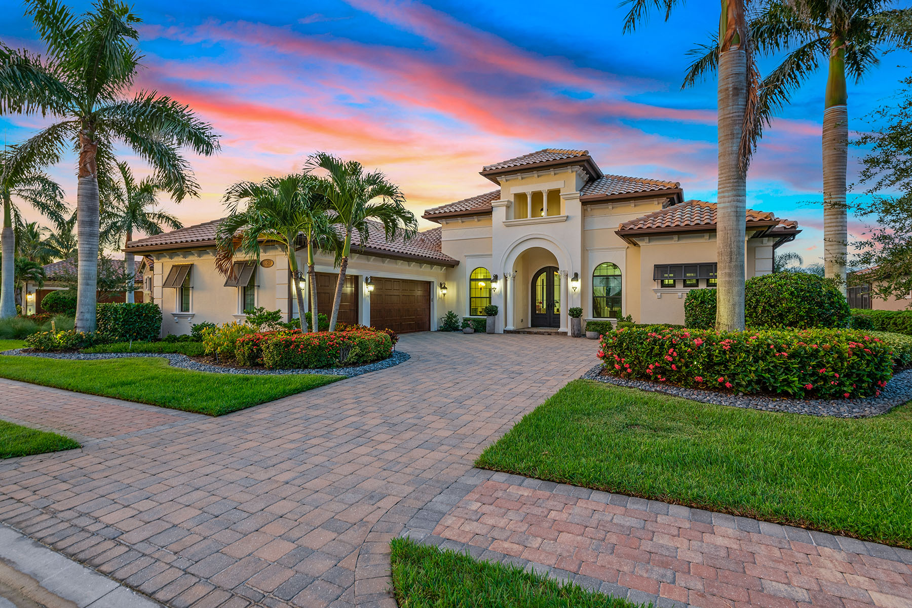 6589 Costa Circle