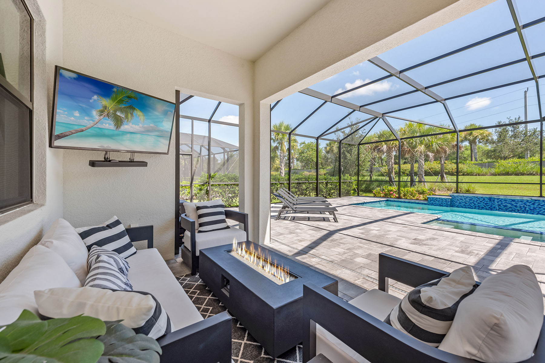 2738 Aviamar Circle