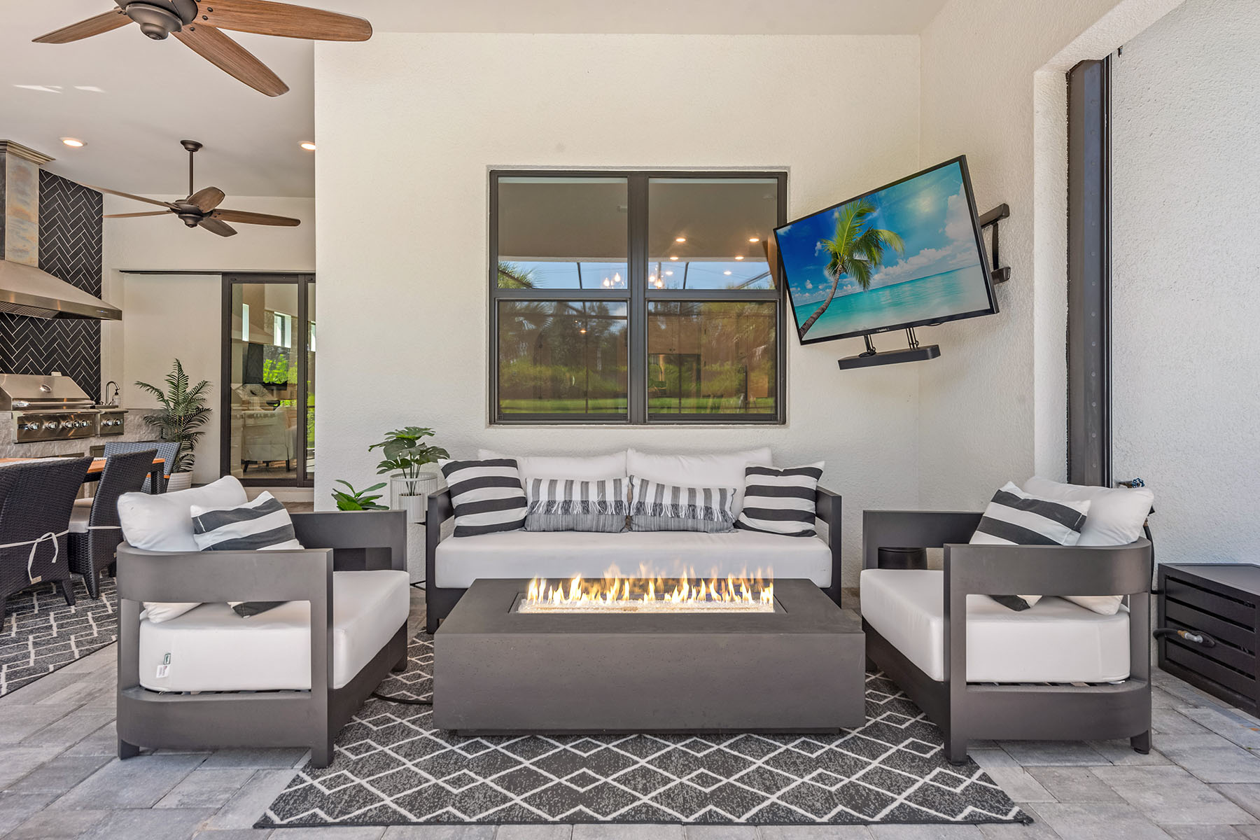 2738 Aviamar Circle