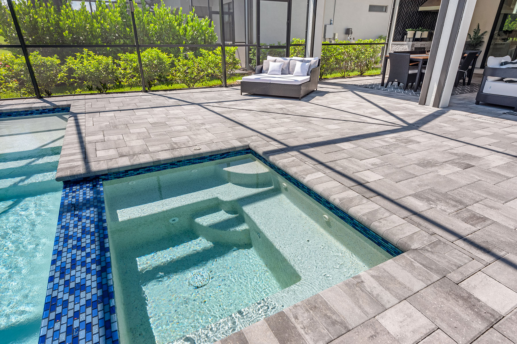 2738 Aviamar Circle