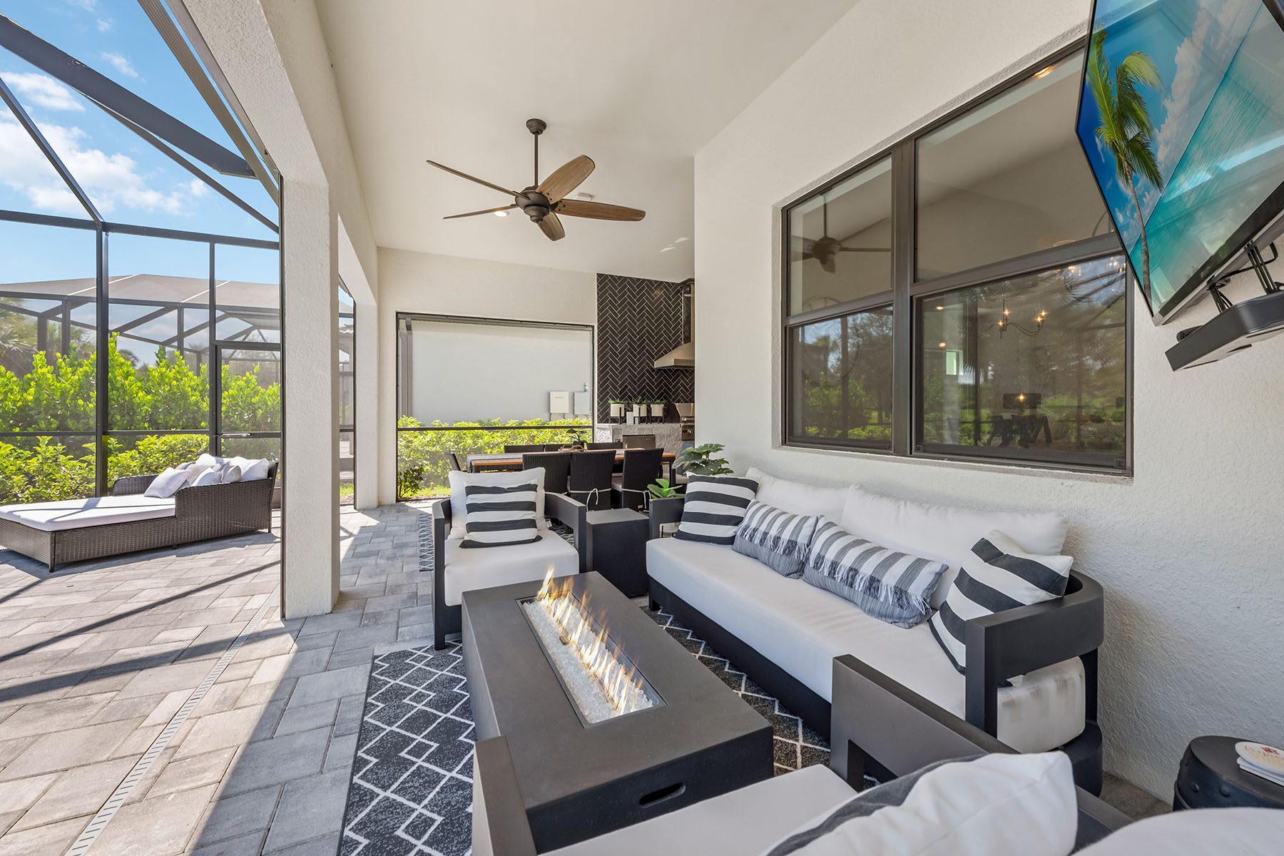 2738 Aviamar Circle