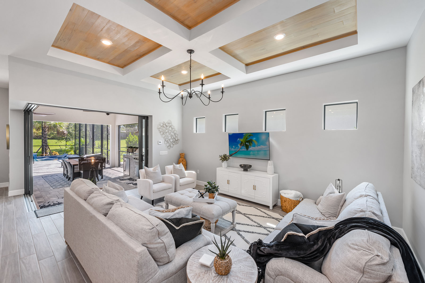 2738 Aviamar Circle