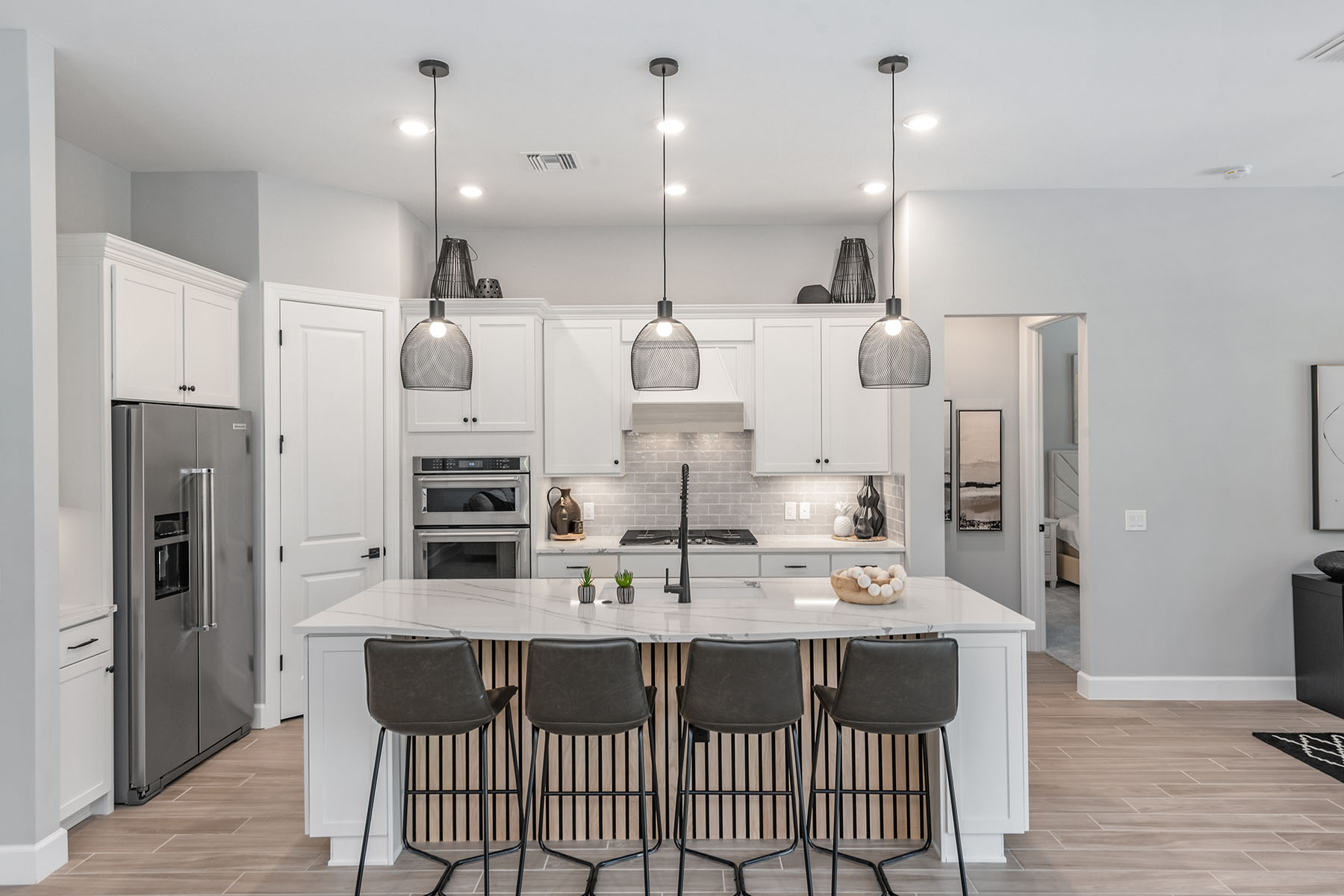 2738 Aviamar Circle