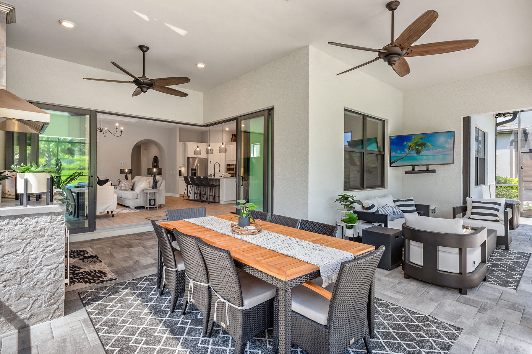 2738 Aviamar Circle