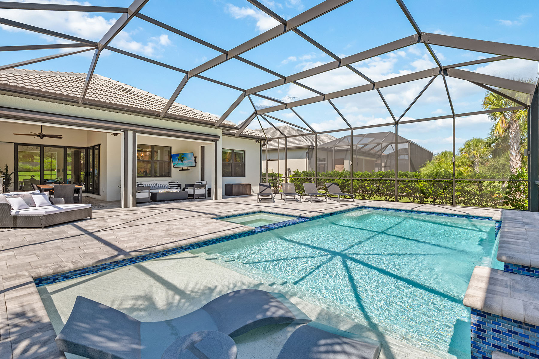 2738 Aviamar Circle