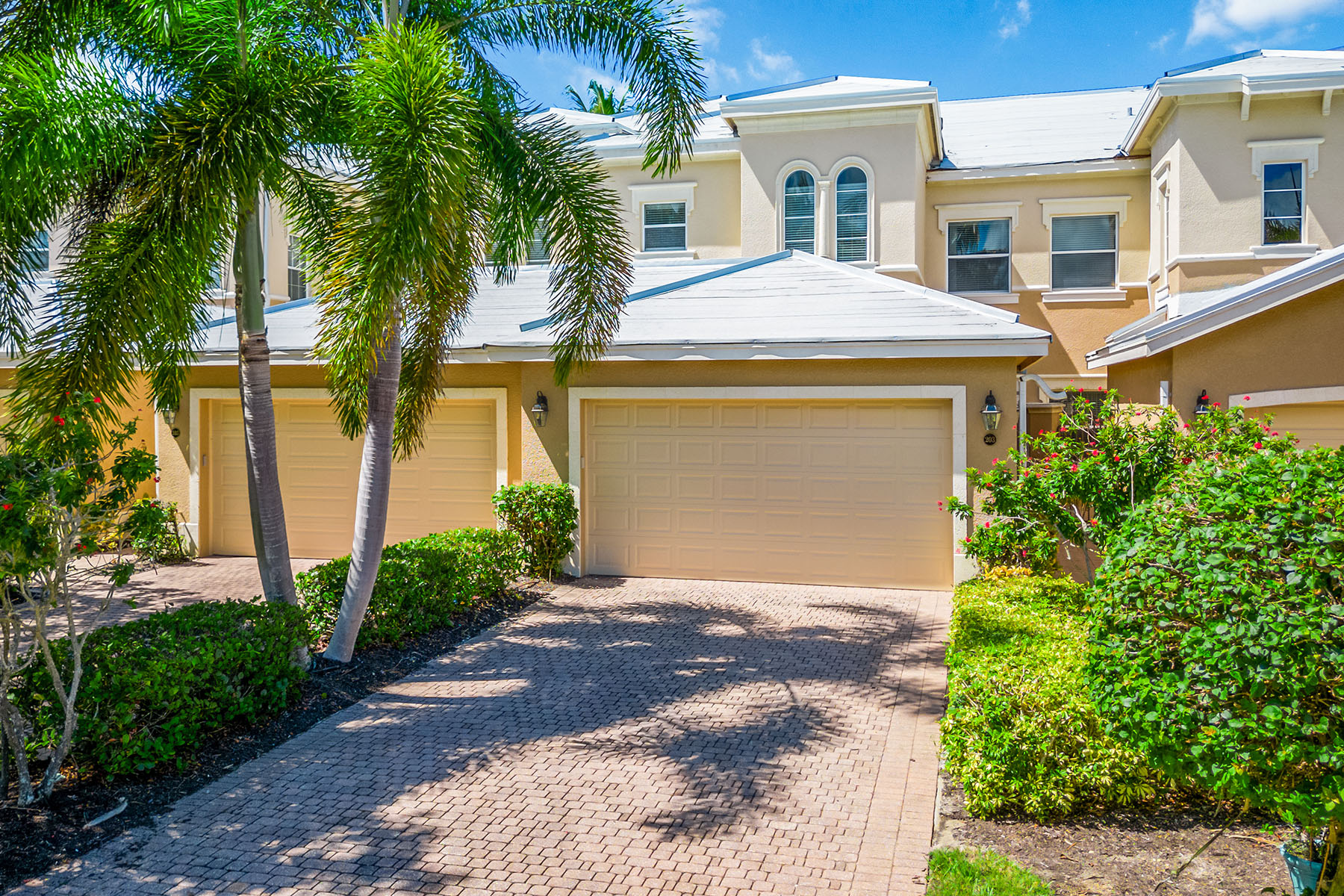 3138 Aviamar Circle , 203