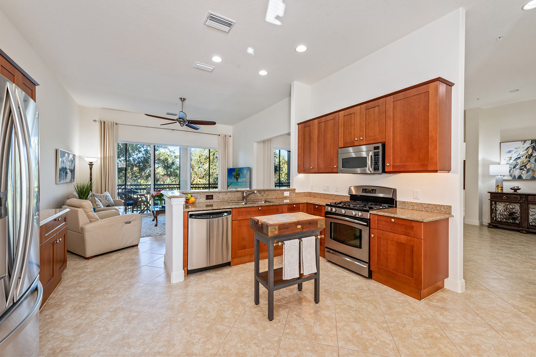 3138 Aviamar Circle , 203