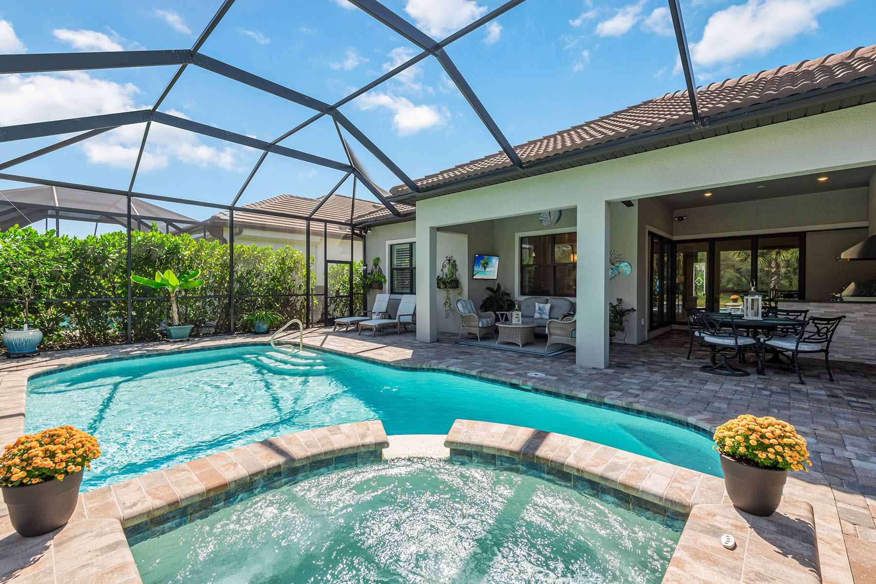 2770 Aviamar Circle