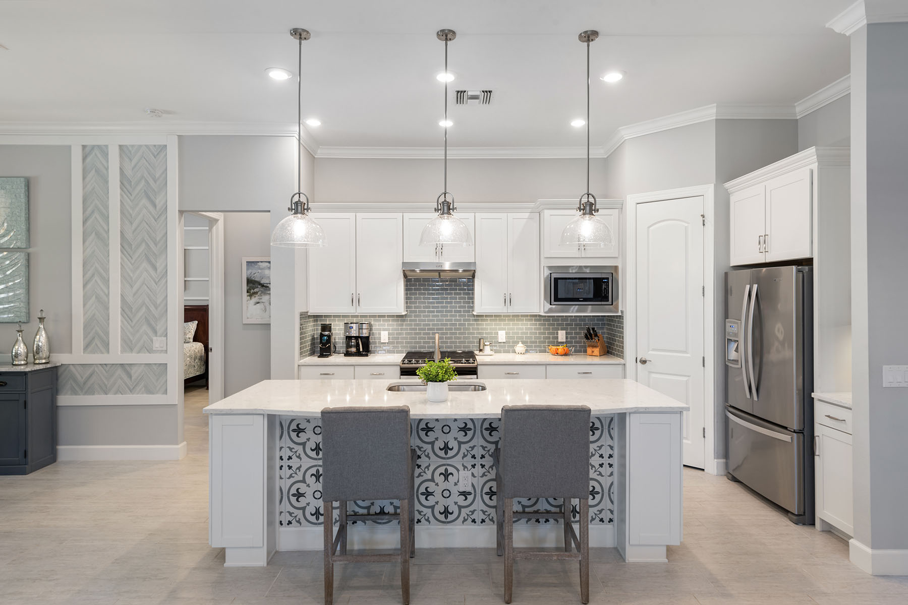 2770 Aviamar Circle