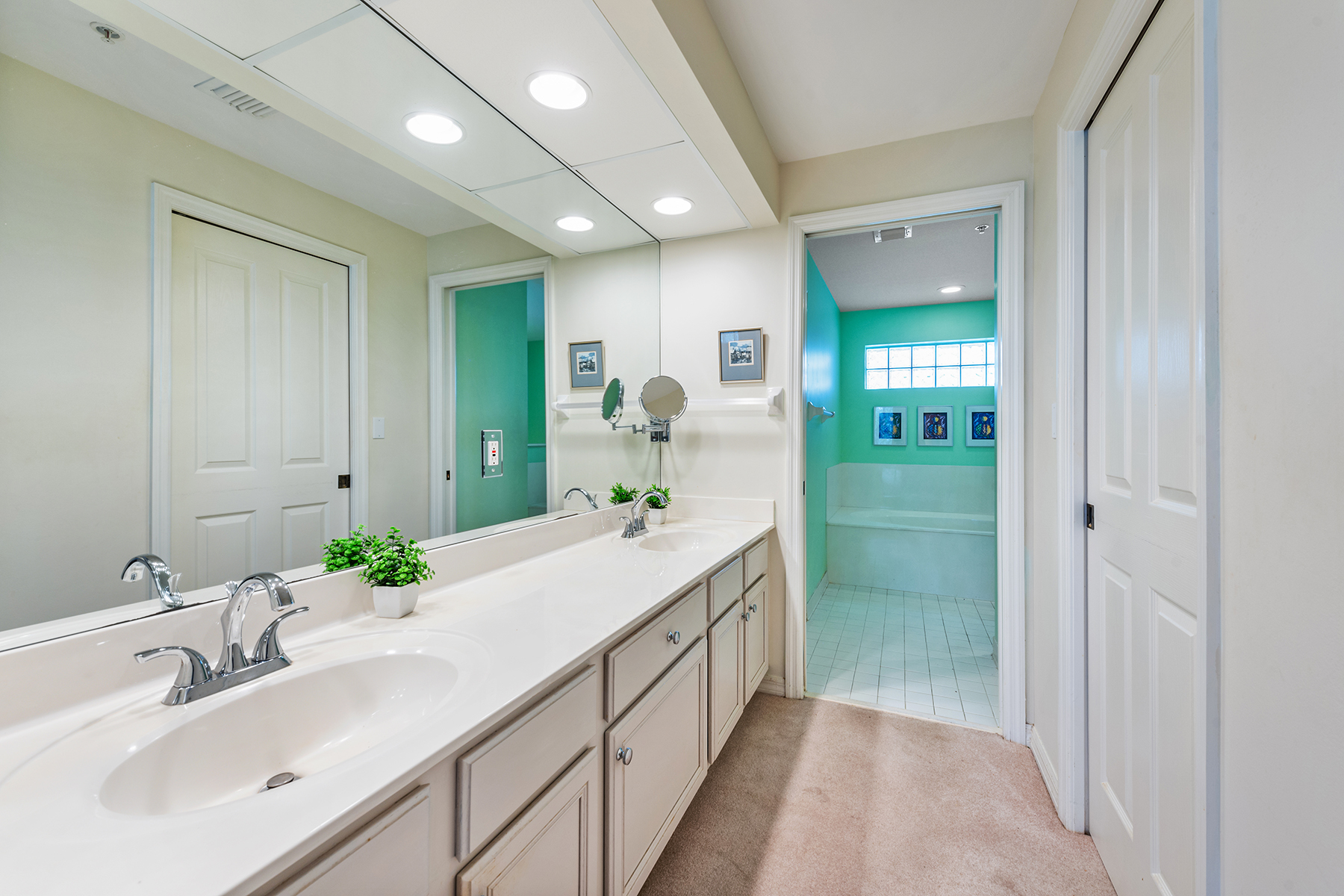 776 Eagle Creek Drive , 203