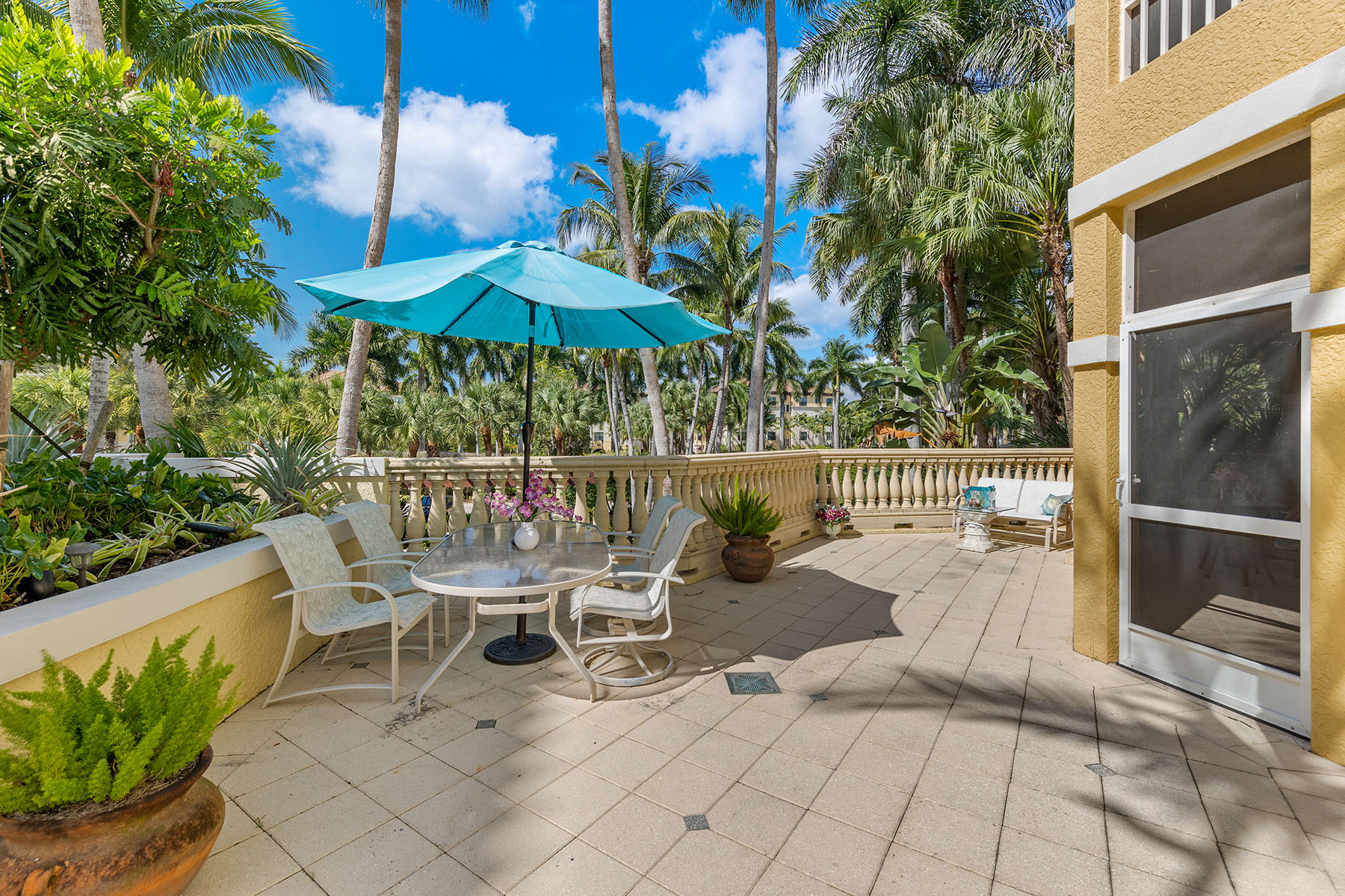2748 Tiburon Boulevard E , C-106