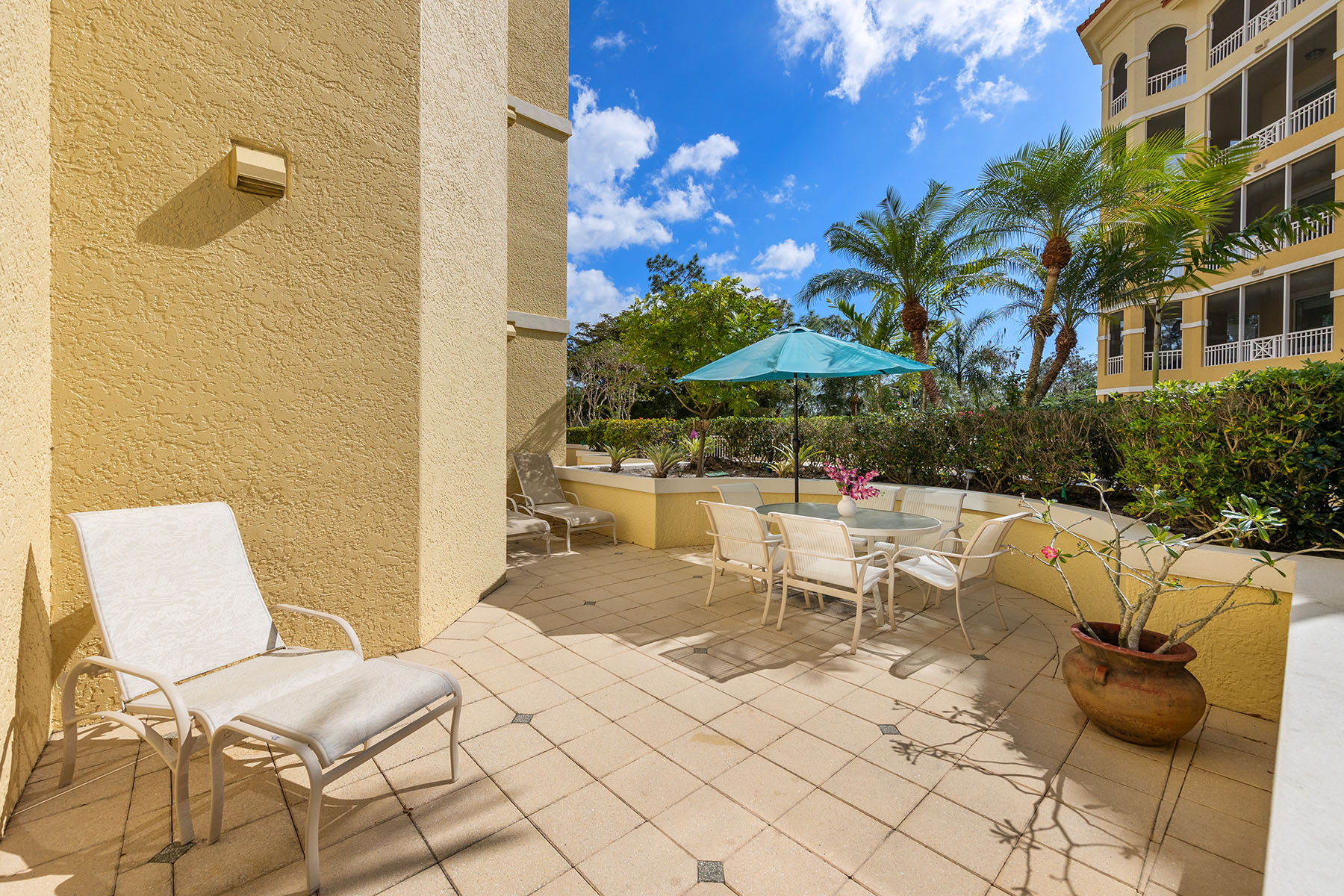 2748 Tiburon Boulevard E , C-106