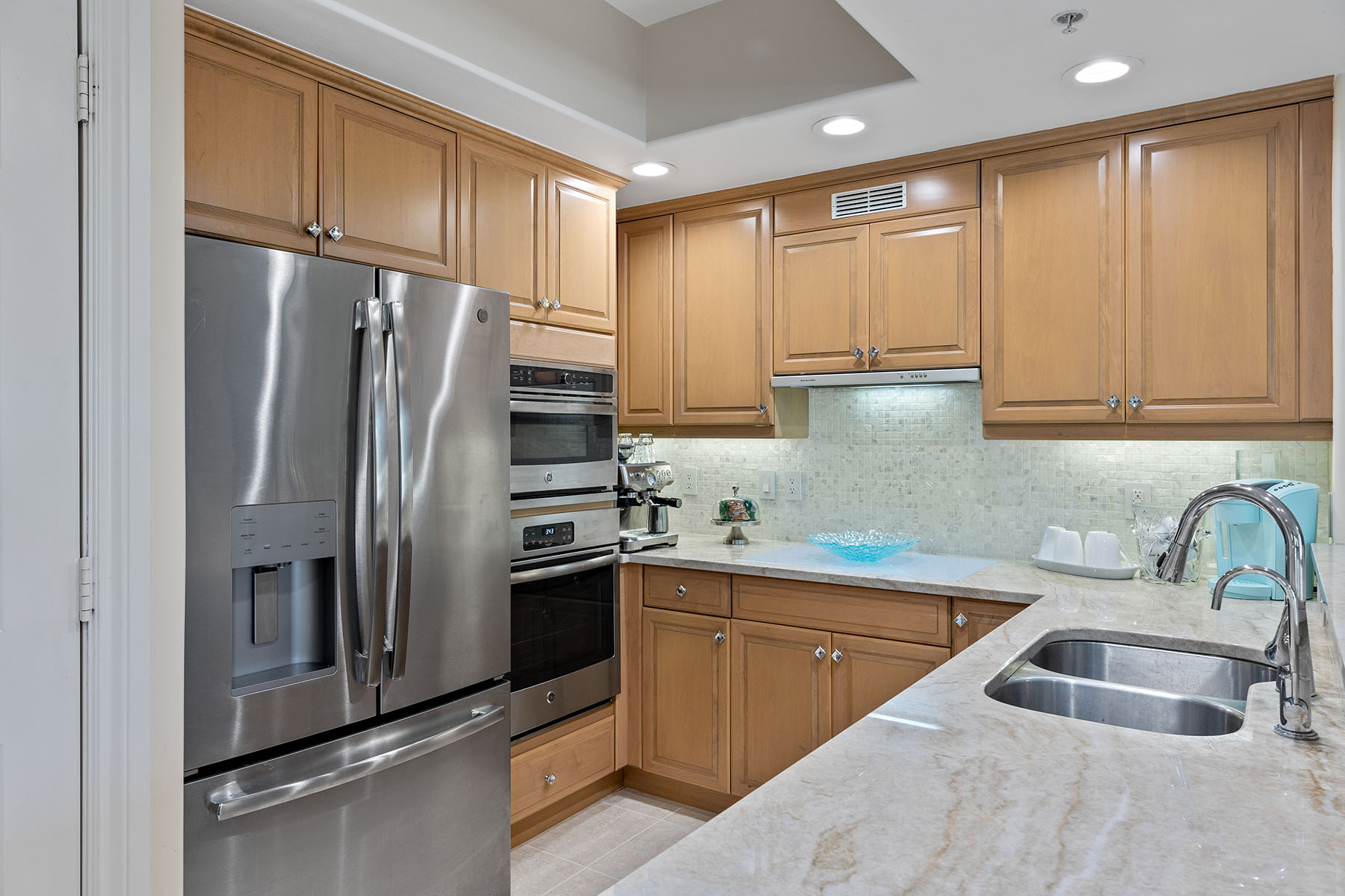 2748 Tiburon Boulevard E , C-106