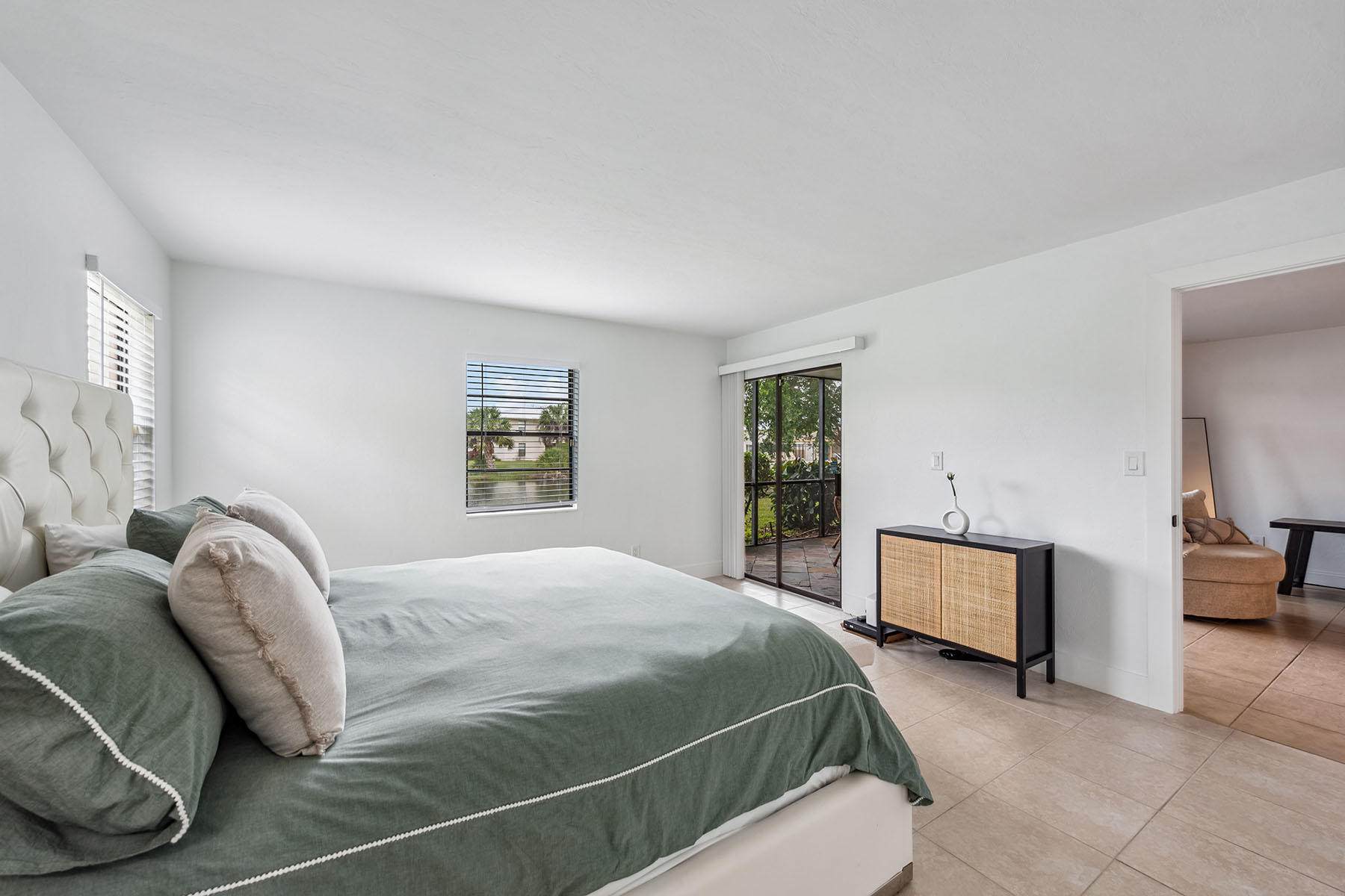 135 Cypress Way E , 1
