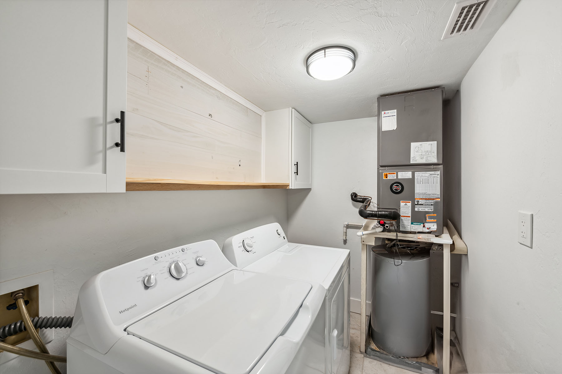 135 Cypress Way E , 1