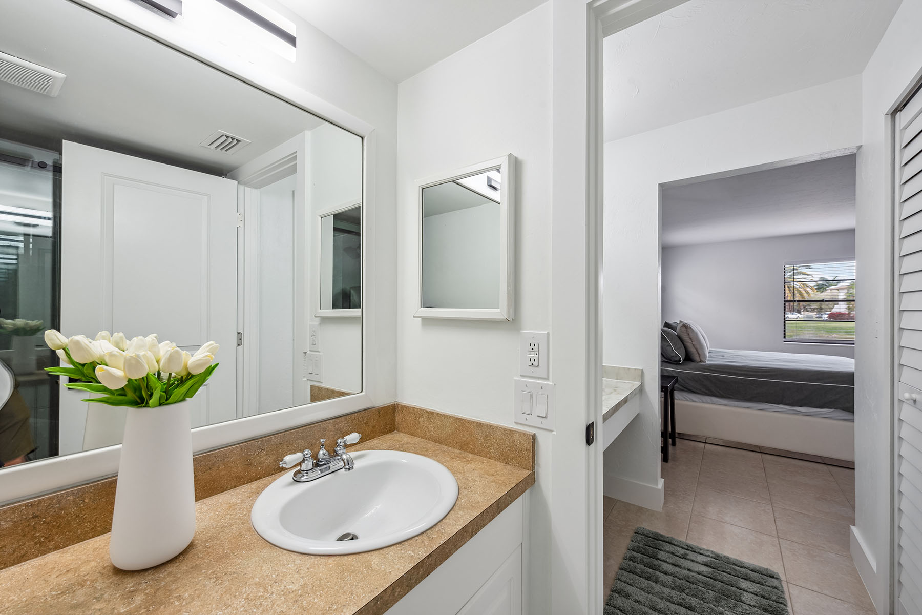 135 Cypress Way E , 1