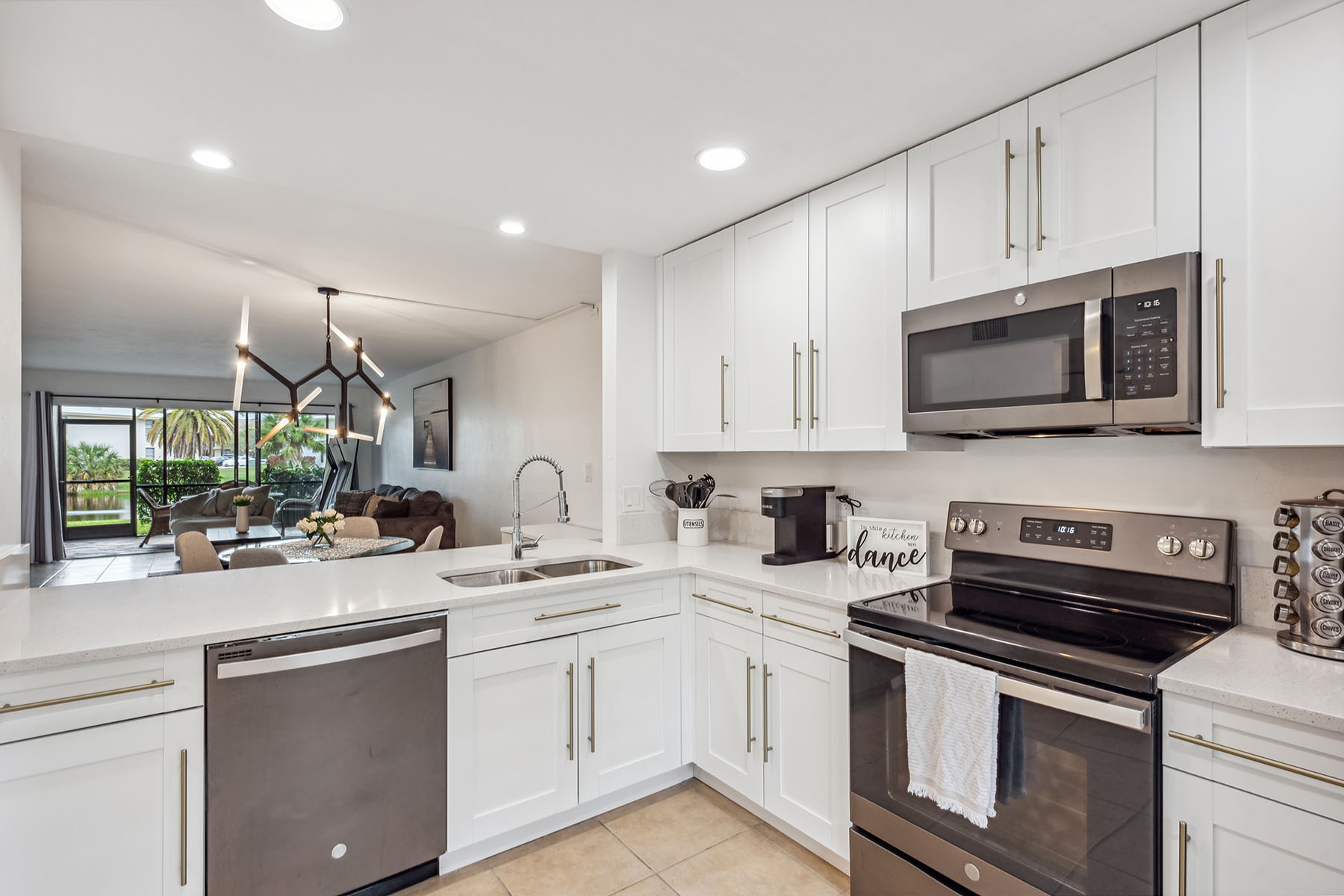 135 Cypress Way E , 1