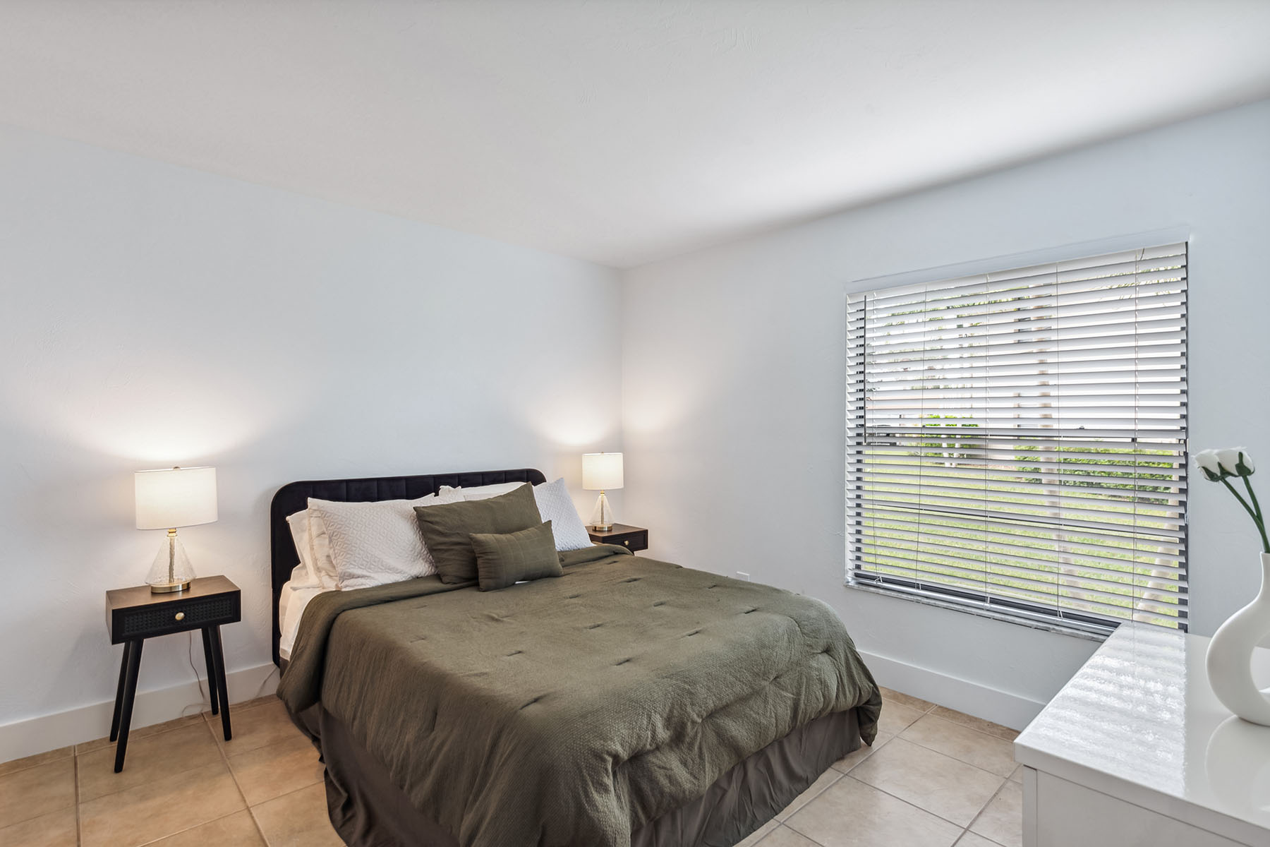 135 Cypress Way E , 1