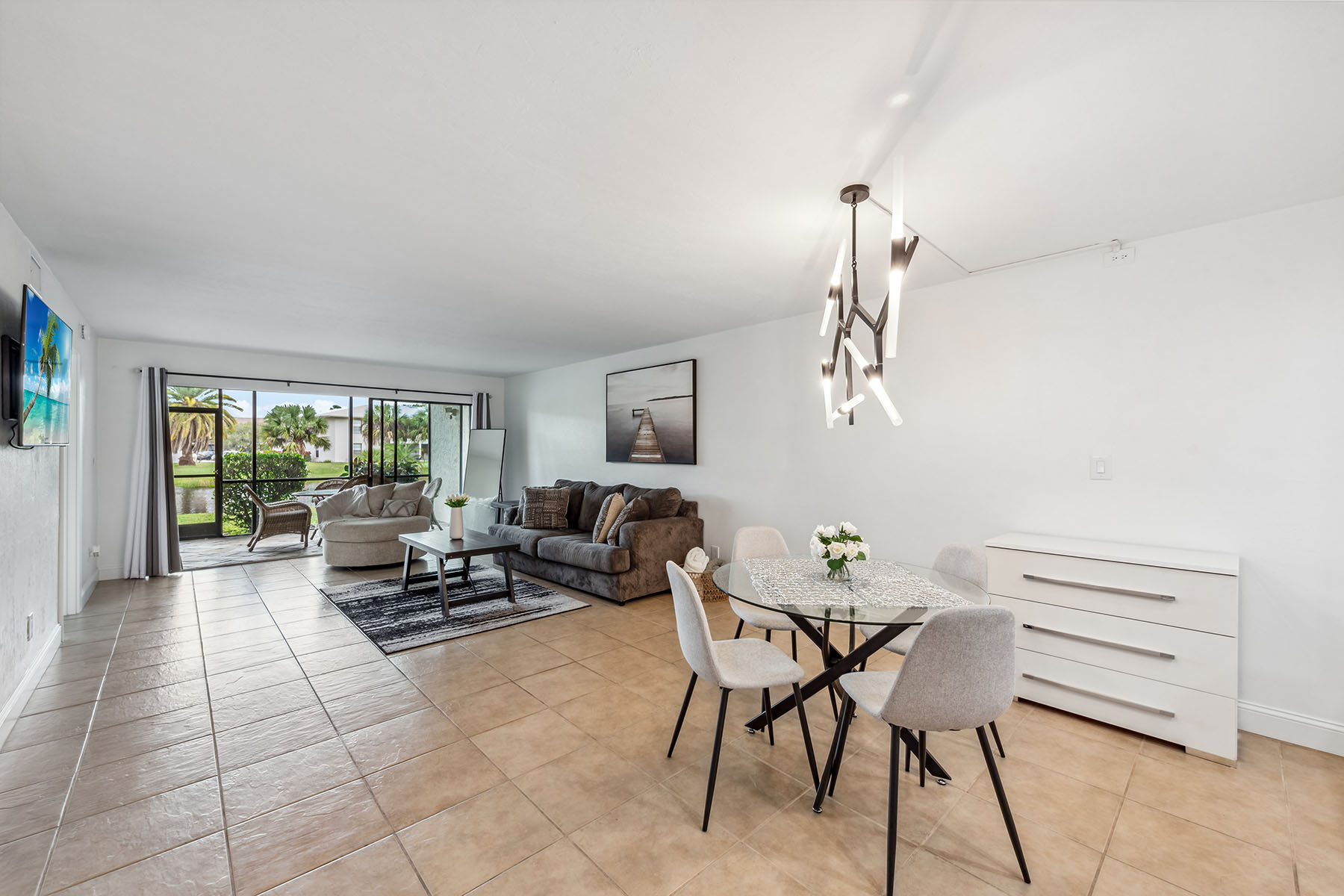 135 Cypress Way E , 1