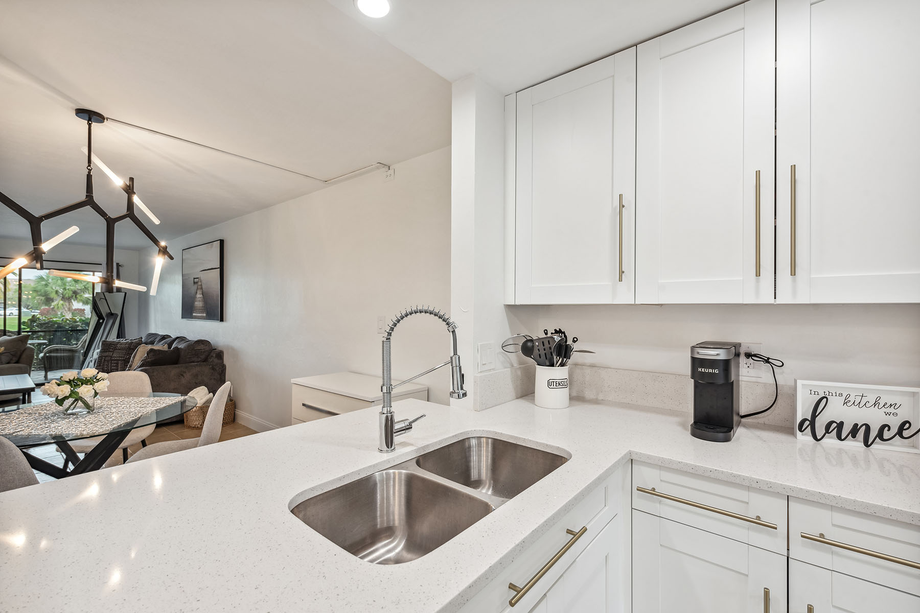 135 Cypress Way E , 1