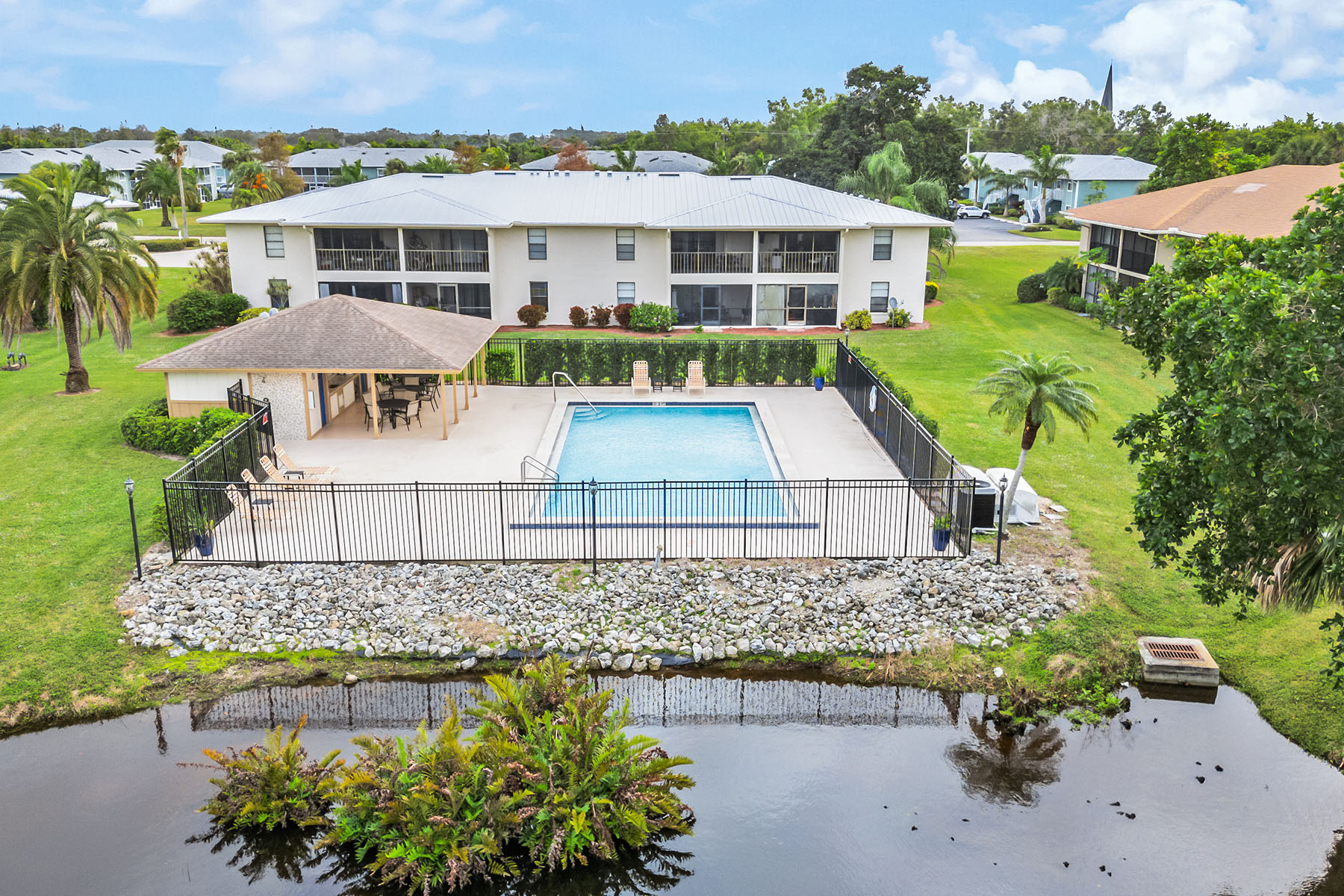 135 Cypress Way E , 1