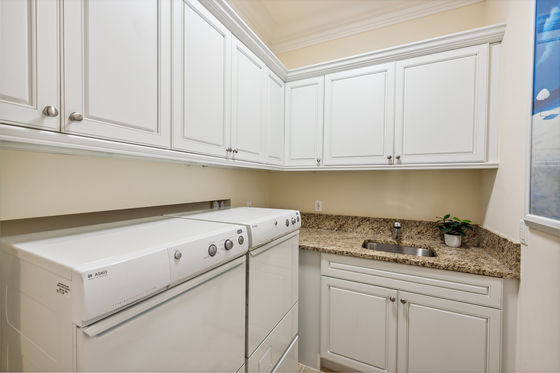 3844 Isla Del Sol Way
