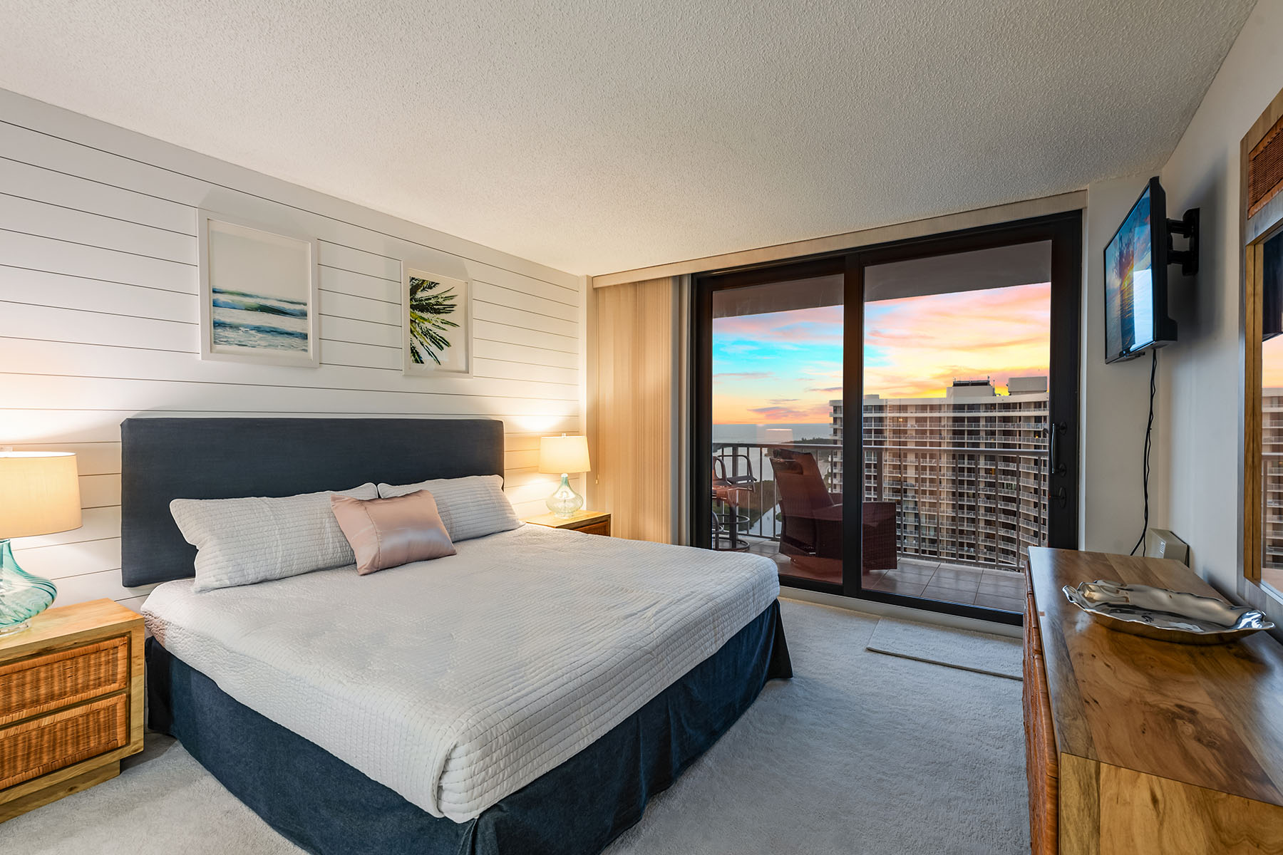 320 Seaview Court , 1808