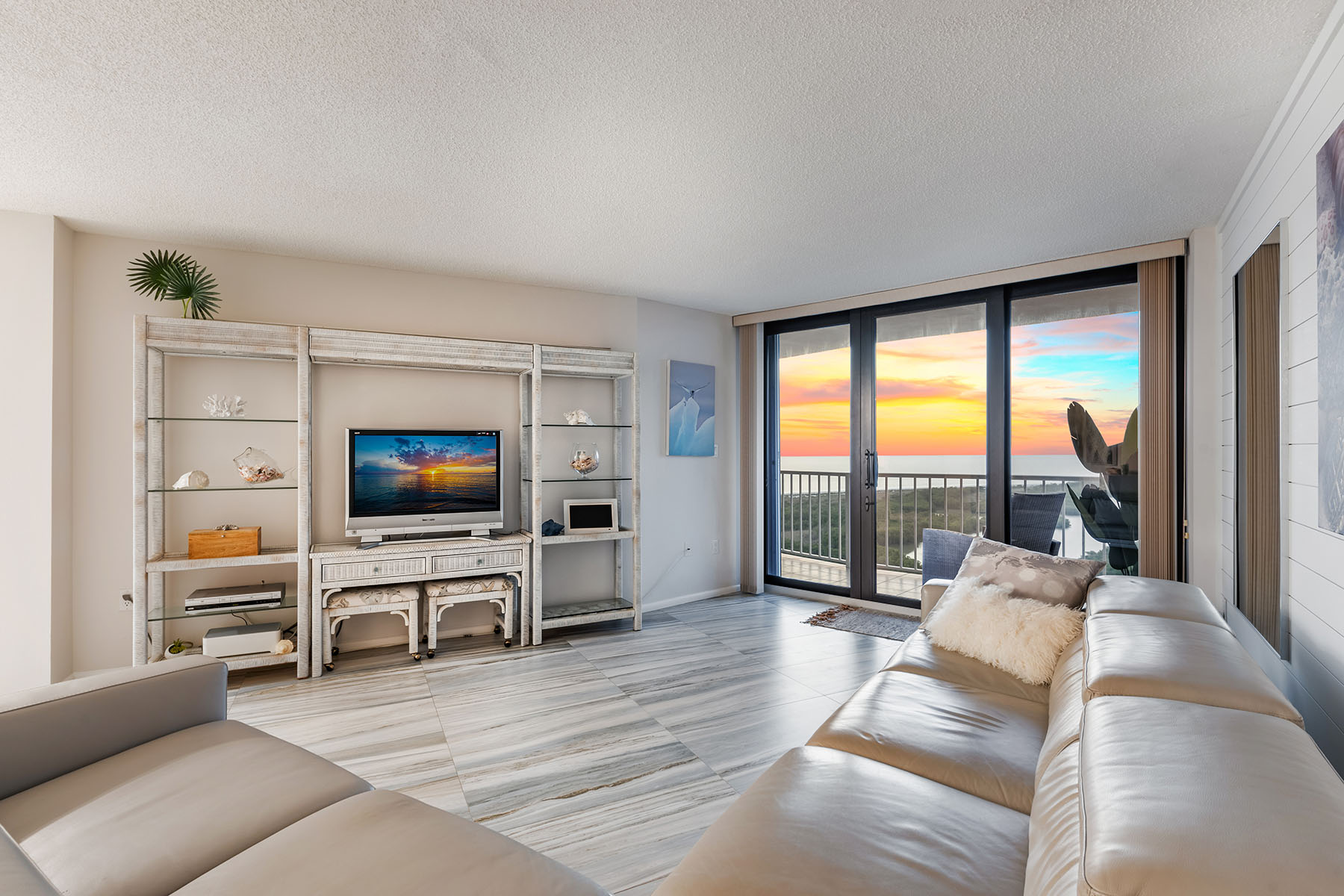 320 Seaview Court , 1808