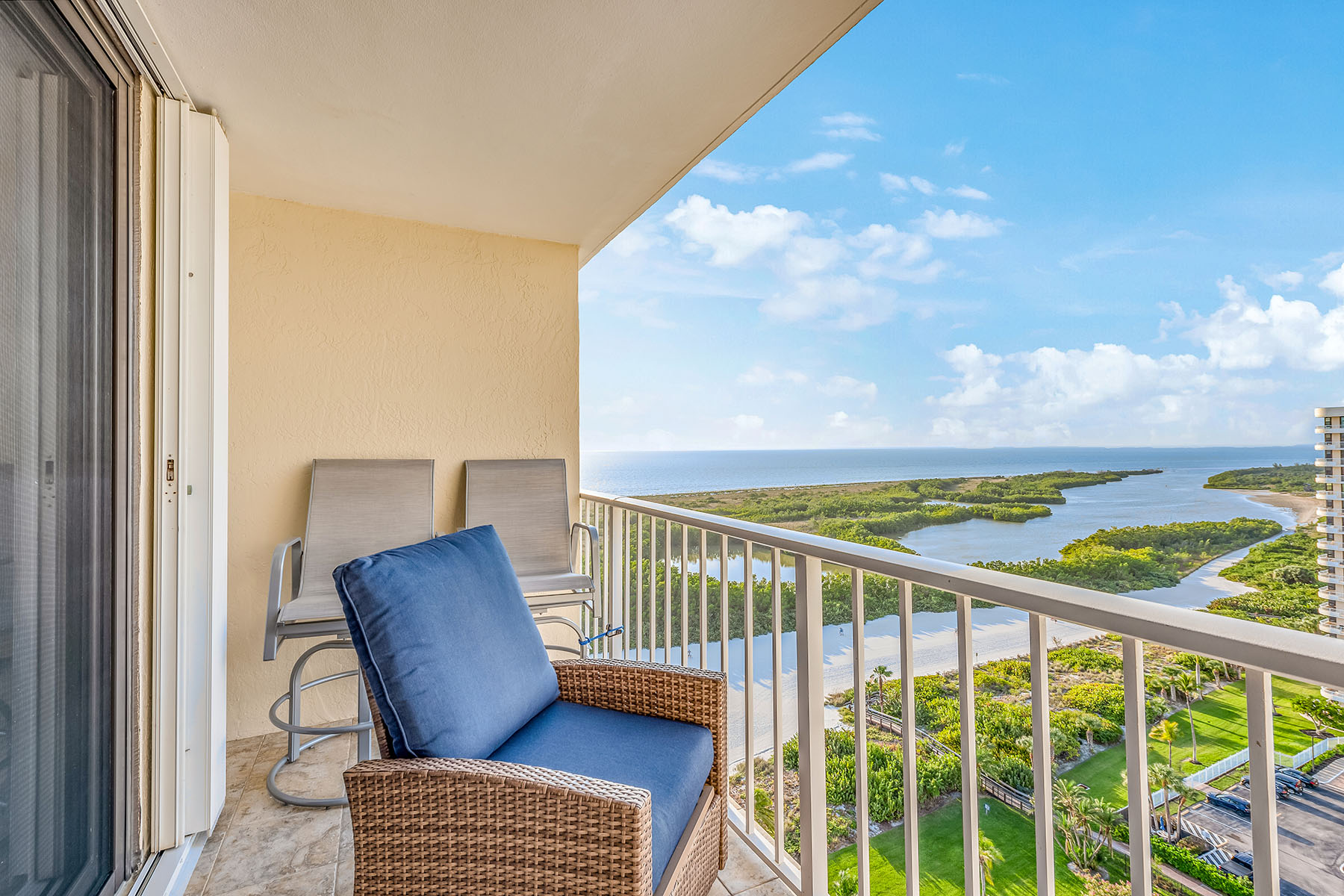 320 Seaview Court , 1808