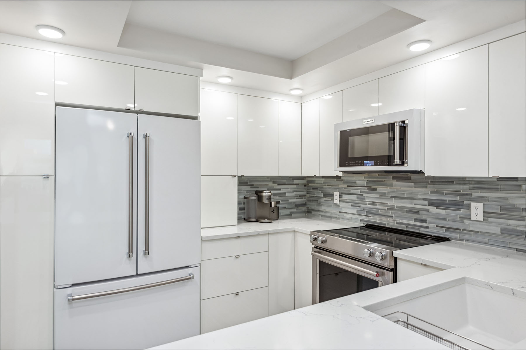 320 Seaview Court , 1808