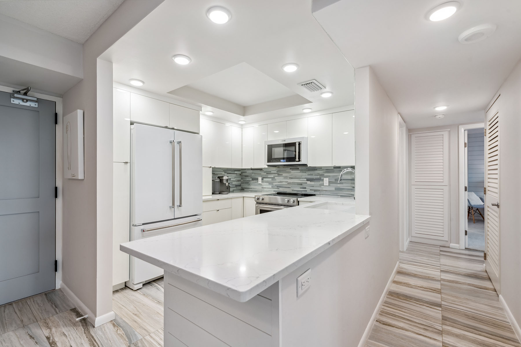 320 Seaview Court , 1808
