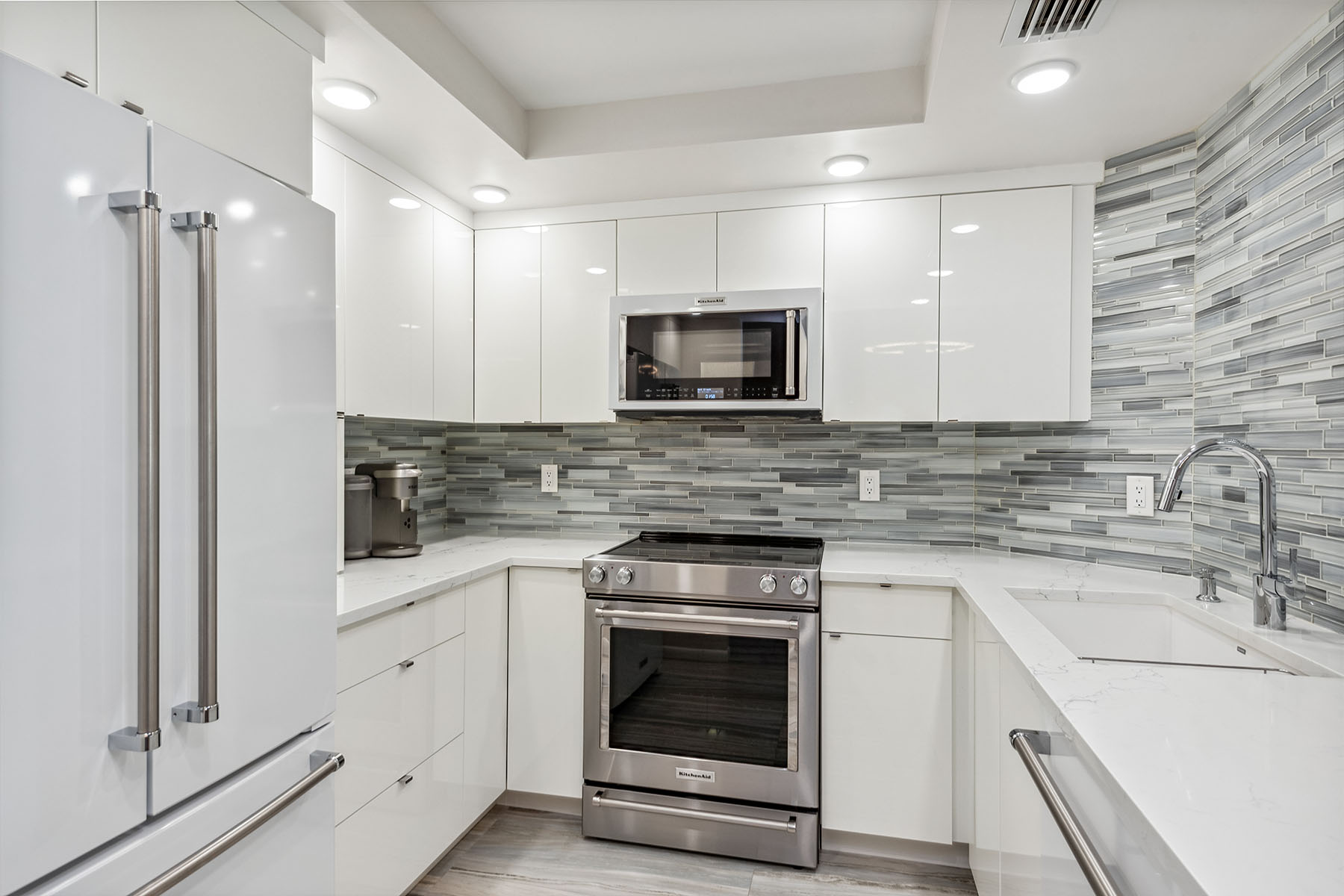 320 Seaview Court , 1808