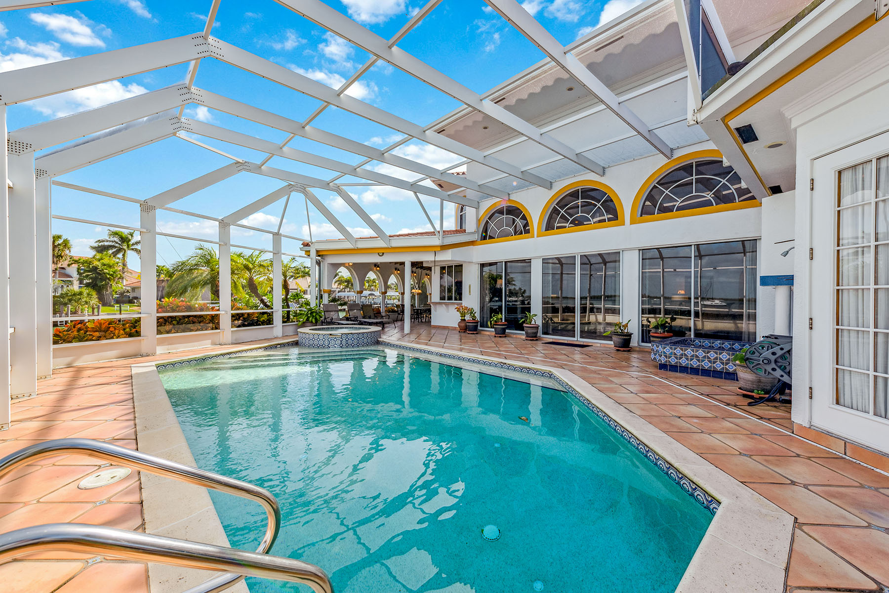 1231 Redwood Court