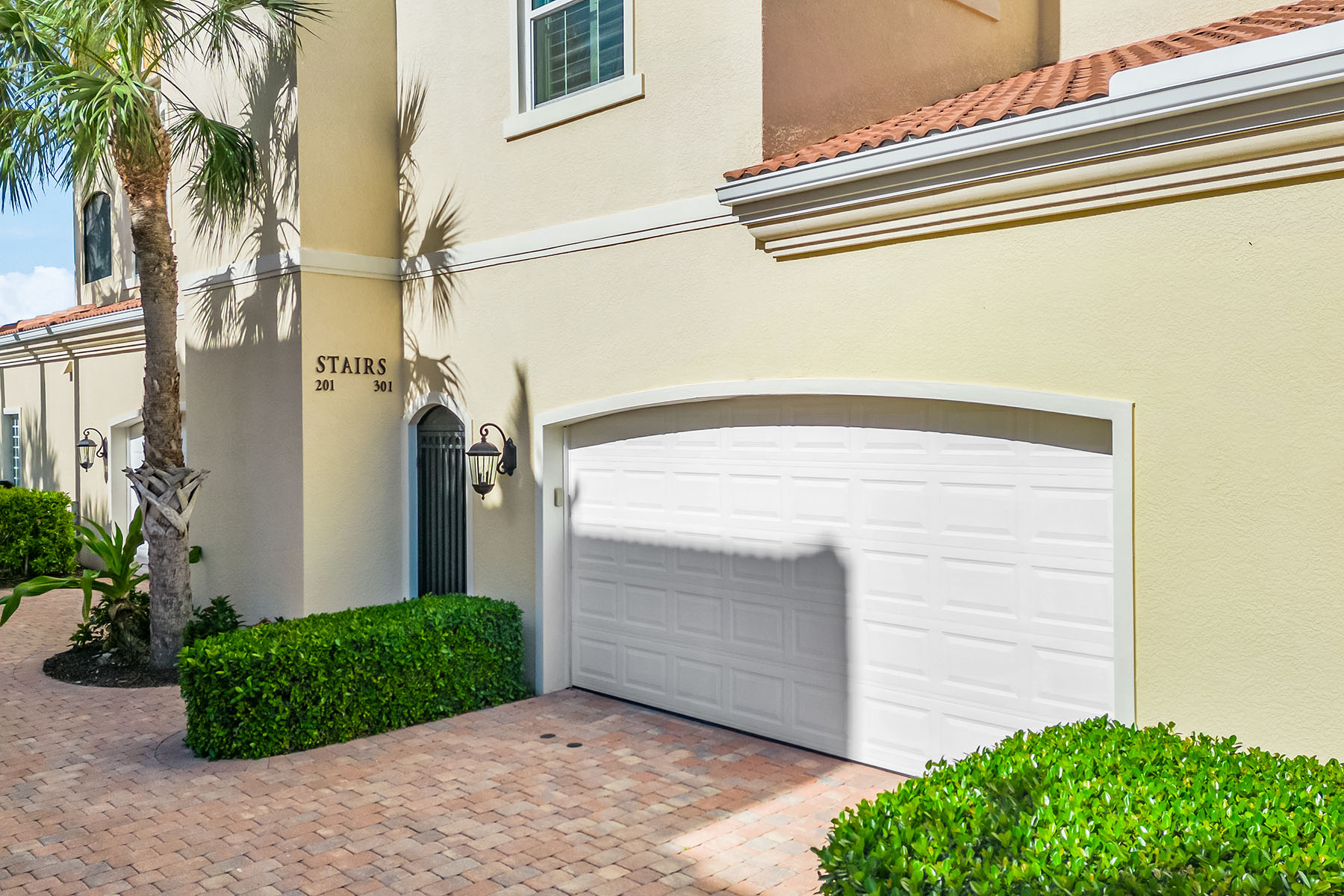 1470 Borghese Lane , 201