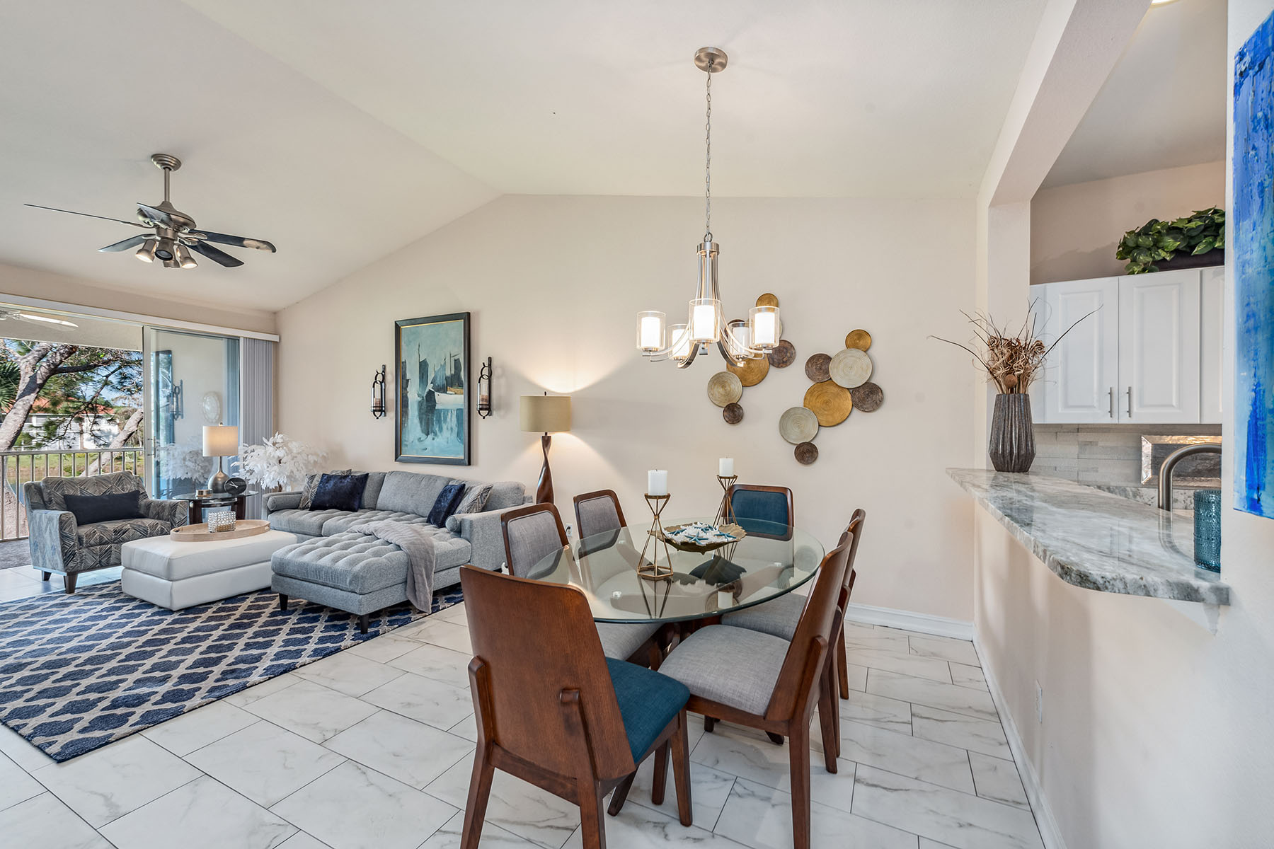 675 Luisa Lane , 2