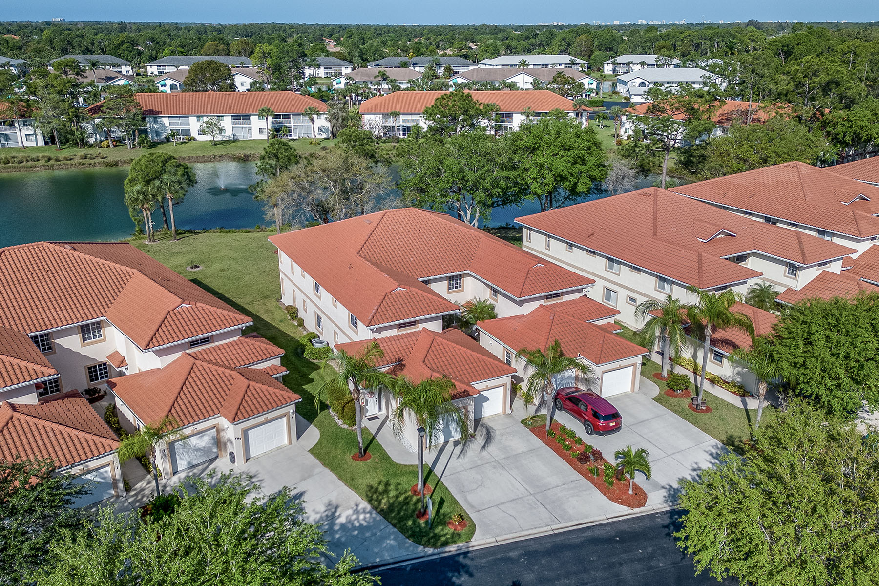 675 Luisa Lane , 2