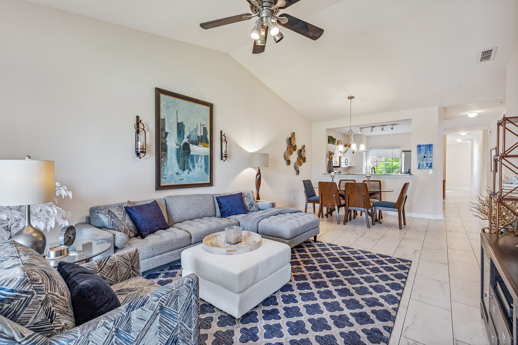 675 Luisa Lane , 2