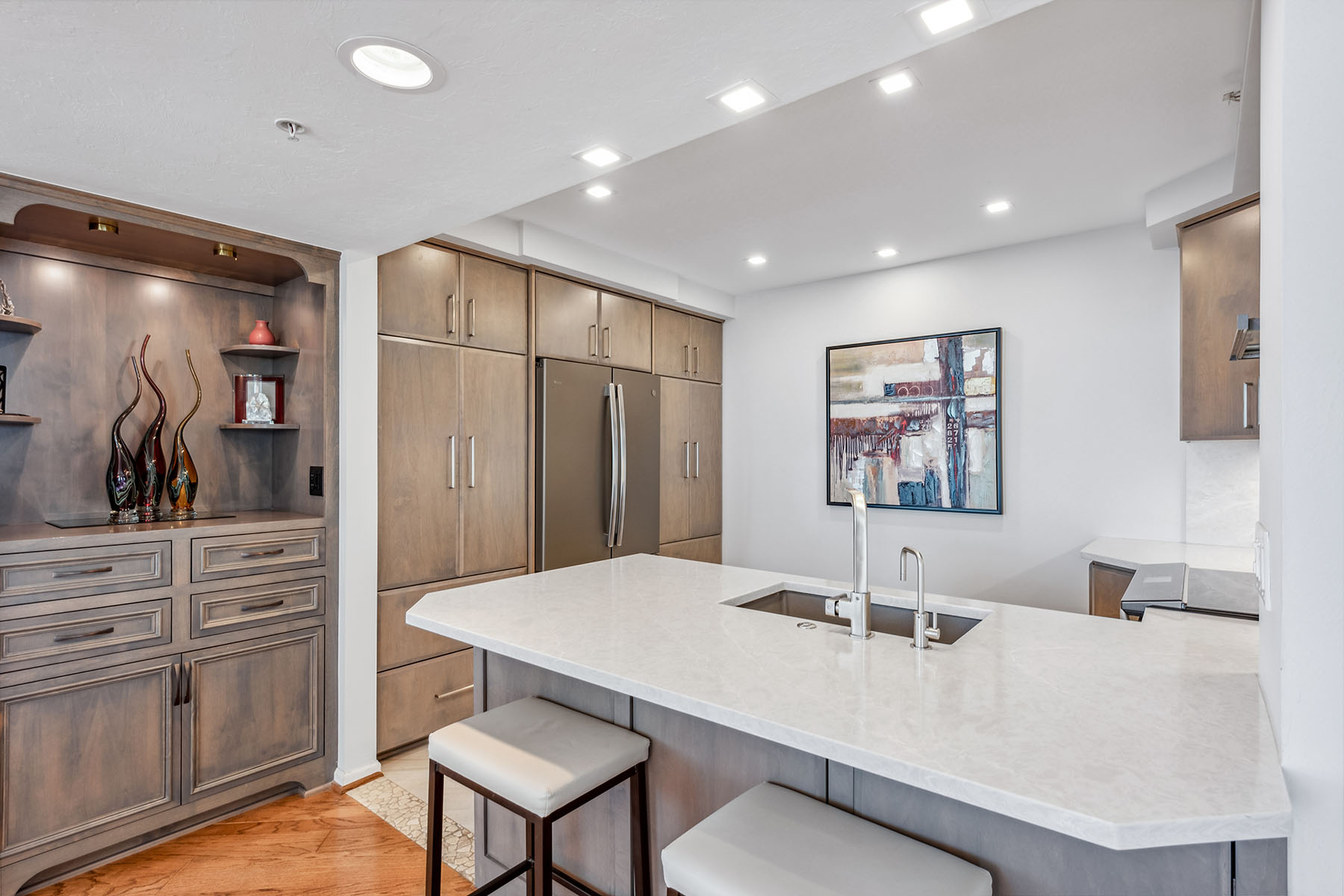 990 Cape Marco Drive , 401
