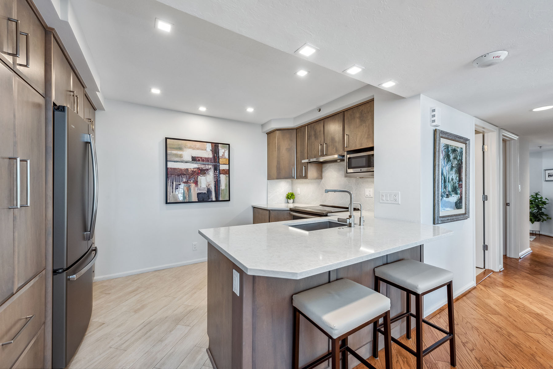 990 Cape Marco Drive , 401