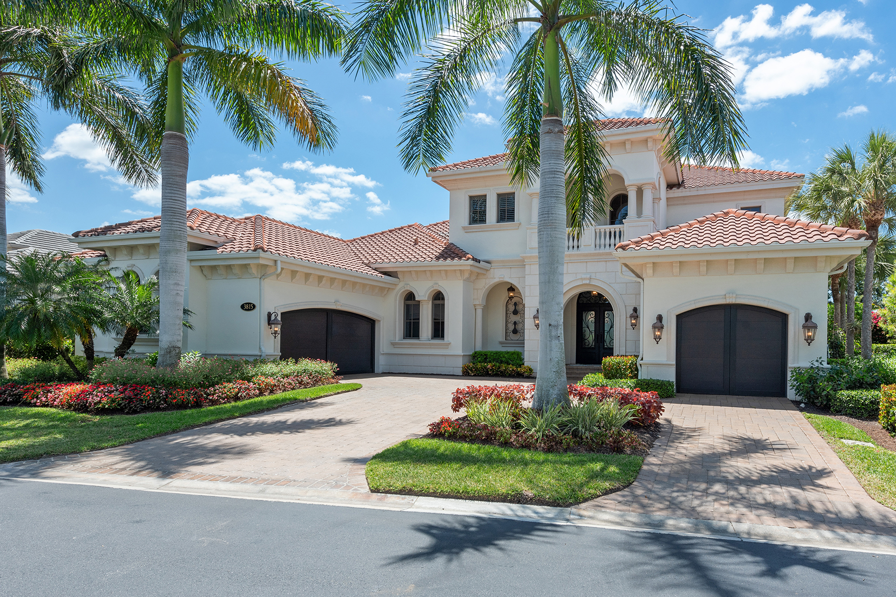 3815 Isla Del Sol Way