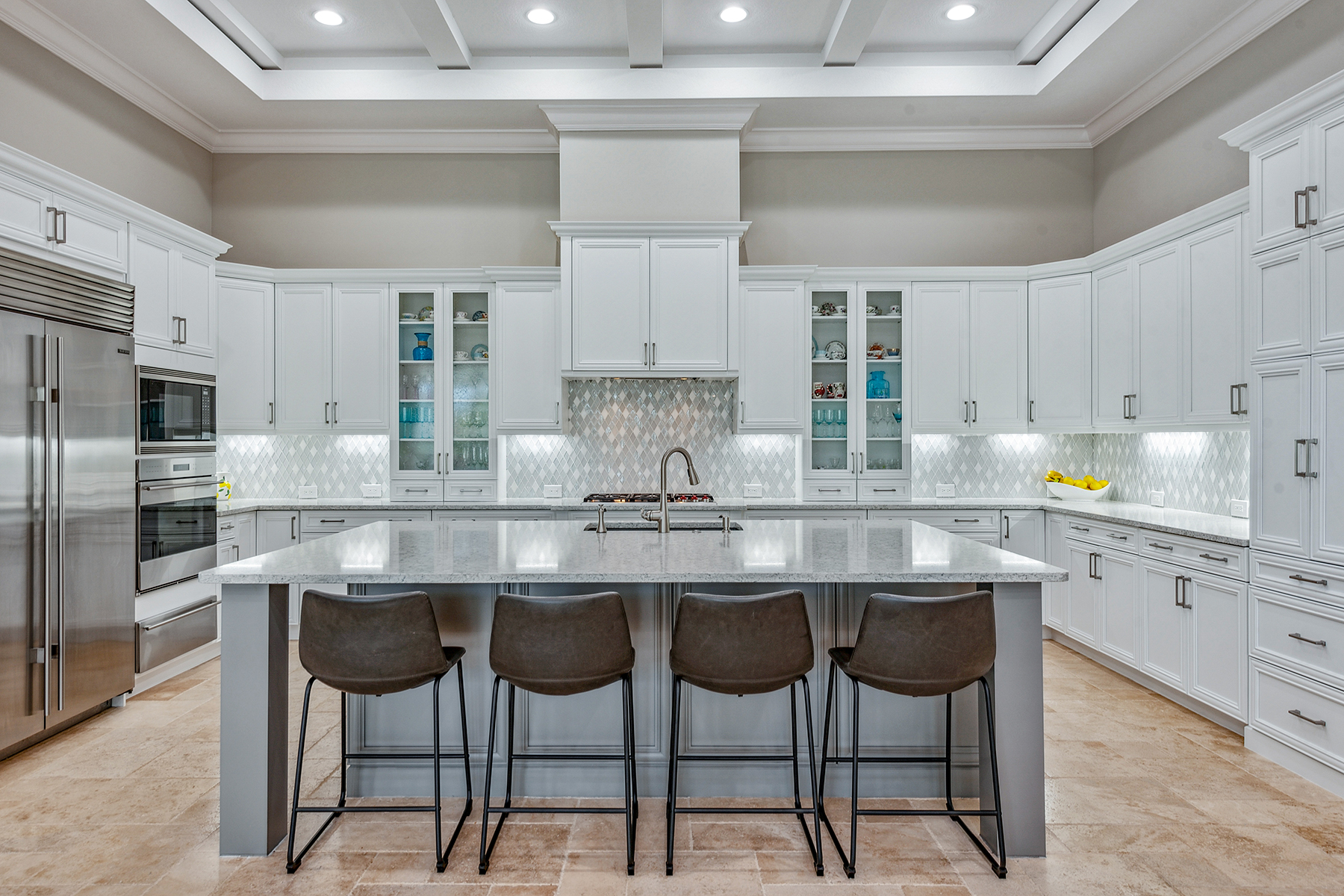 3815 Isla Del Sol Way