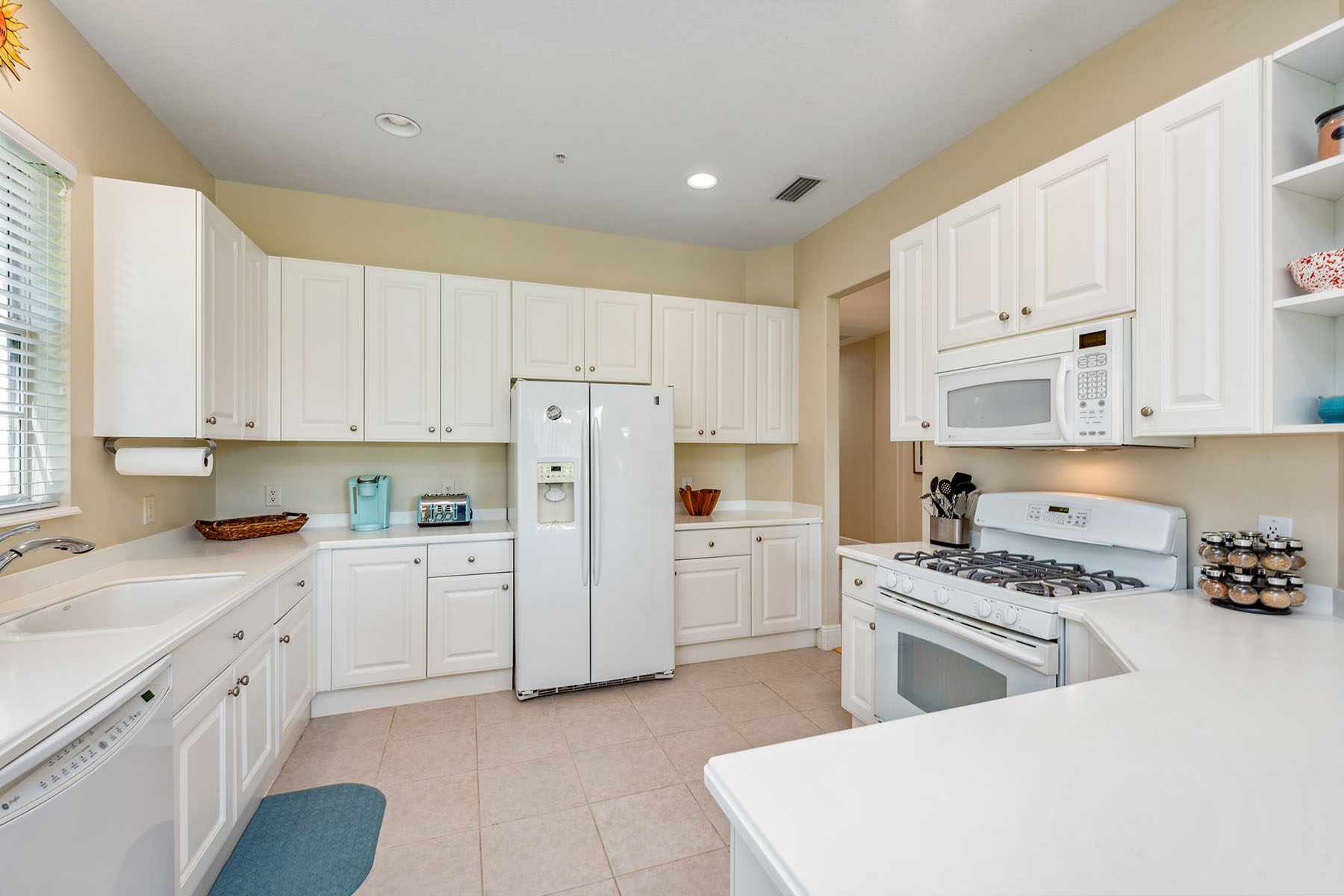 3123 Aviamar Circle , 104
