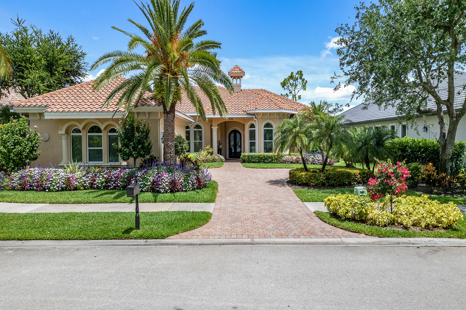 7646 Mulberry Lane