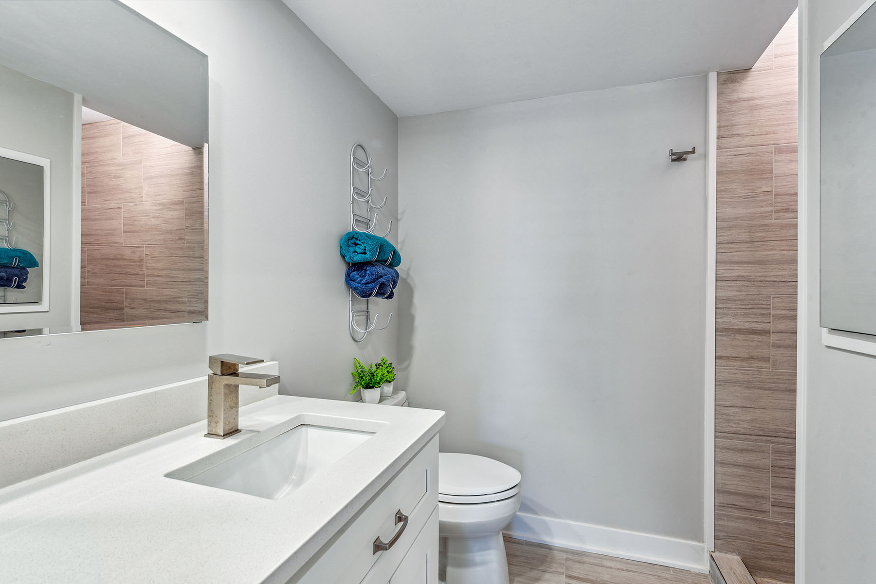 330 Kon Tiki Drive , G7