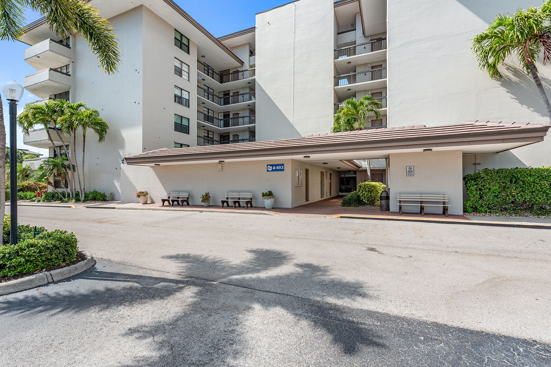 693 Seaview Court , PH3